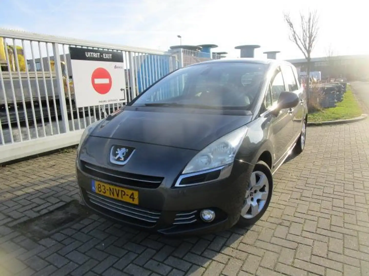 Peugeot 5008 1.6 THP ST 7 Persoons Gris - 1