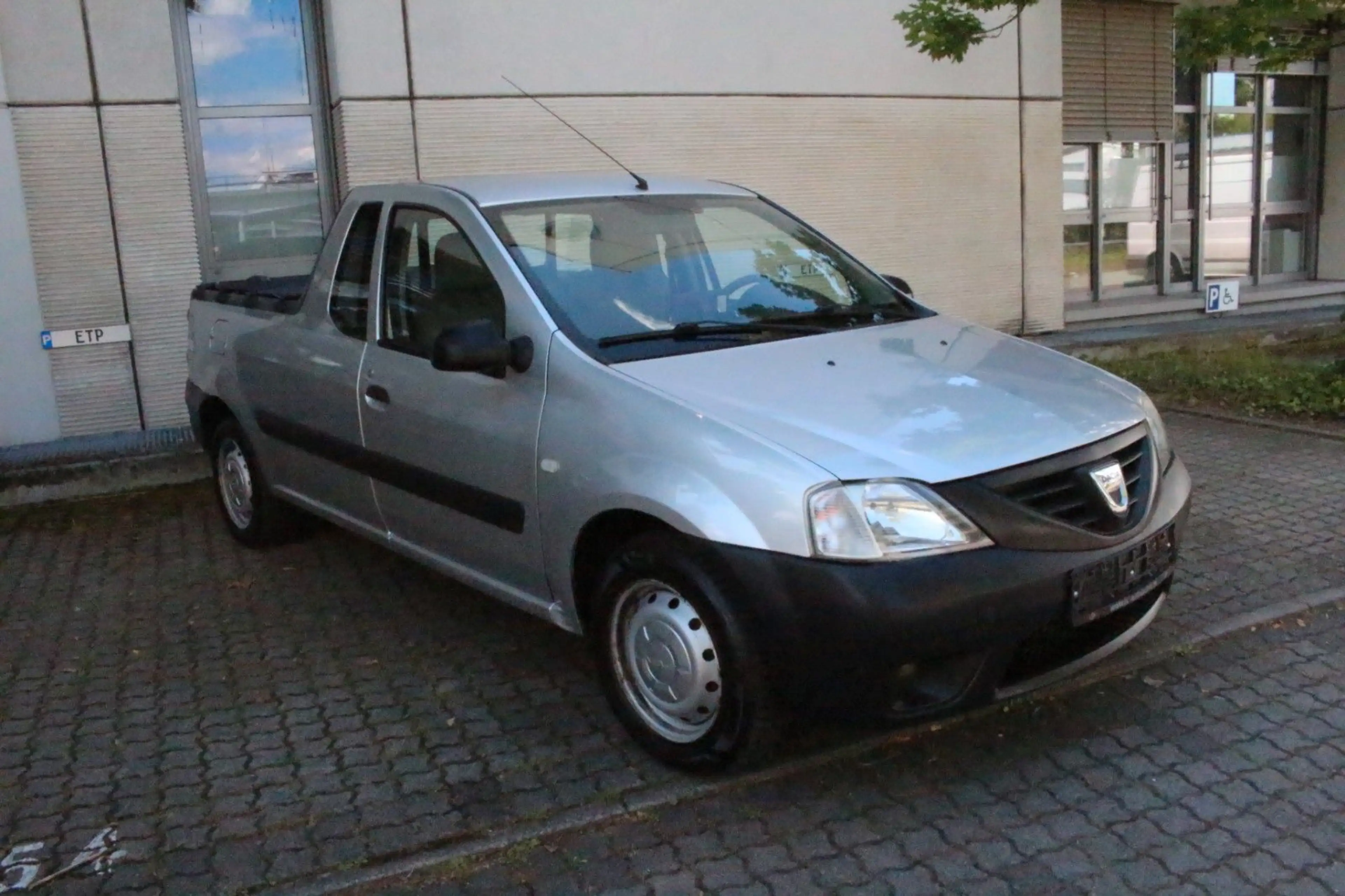 Dacia Logan Pickup Ambiance — photo 3