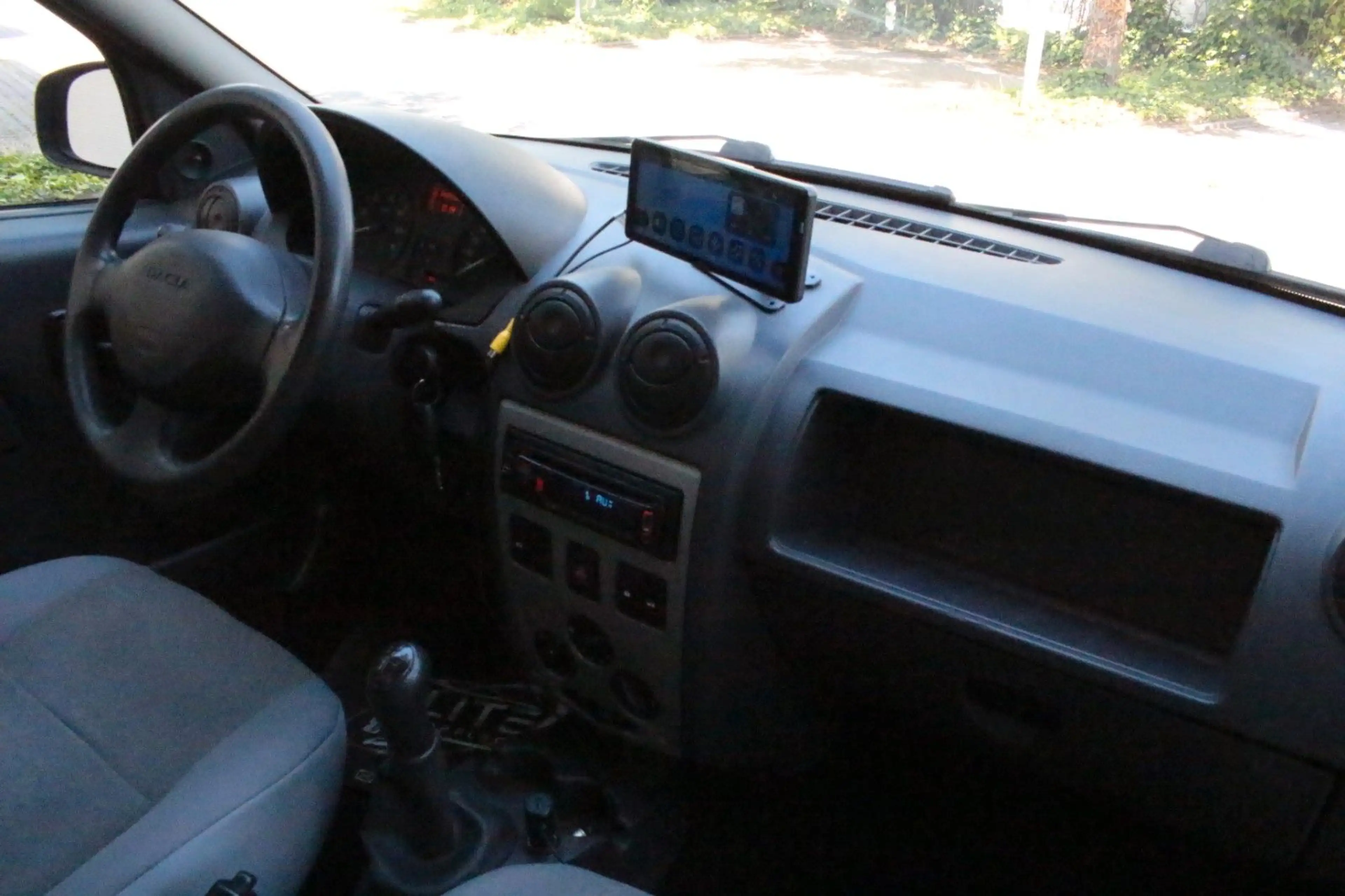 Dacia Logan Pickup Ambiance — photo 12