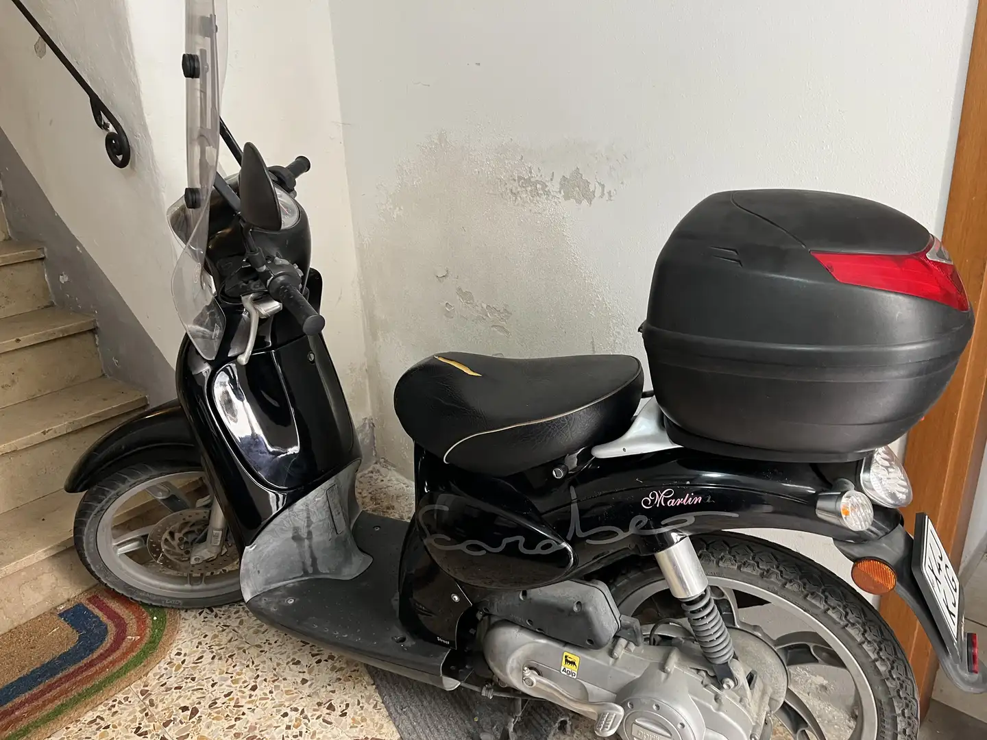 Aprilia Scarabeo Чорний - 2