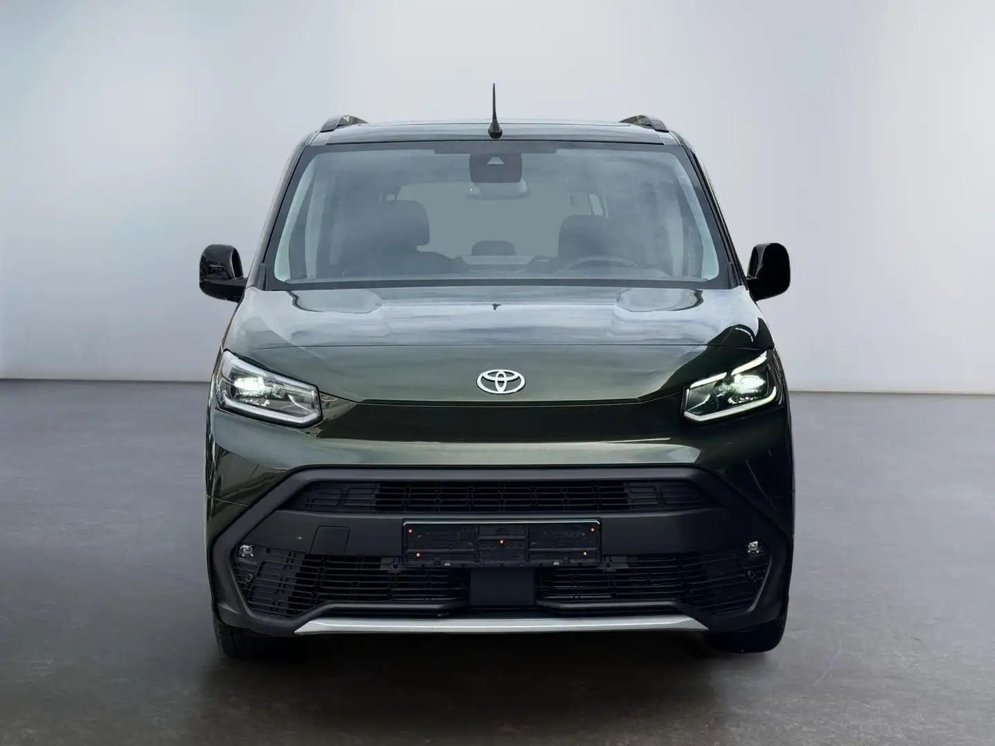 Toyota Proace City Verso 1,5 D-4D L1 Lounge VIP Pano ACC TWA PDC 1... Grün - 2