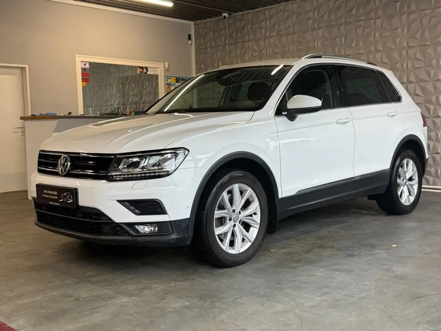 Volkswagen Tiguan Comfortline 4Motion CARPLAY*STANDHZNG Weiß - 2