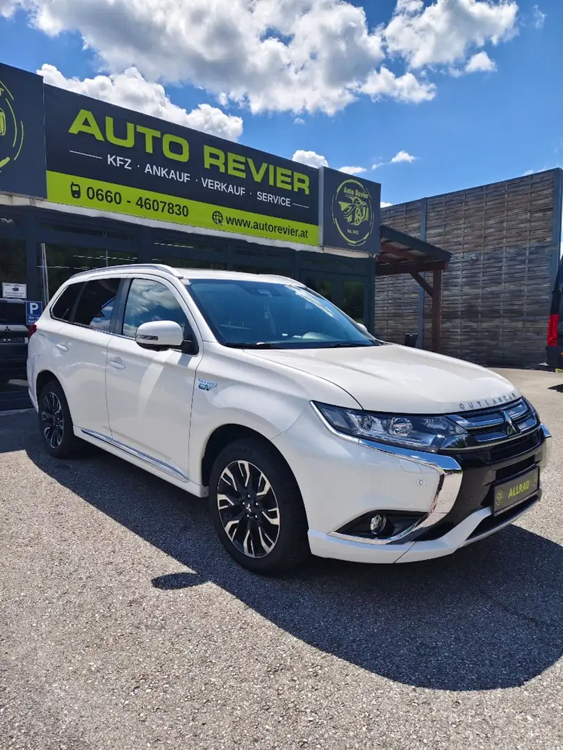Mitsubishi Outlander 2.0 PHEV Plug-in Hybrid PHEV Instyle Con Weiß - 2