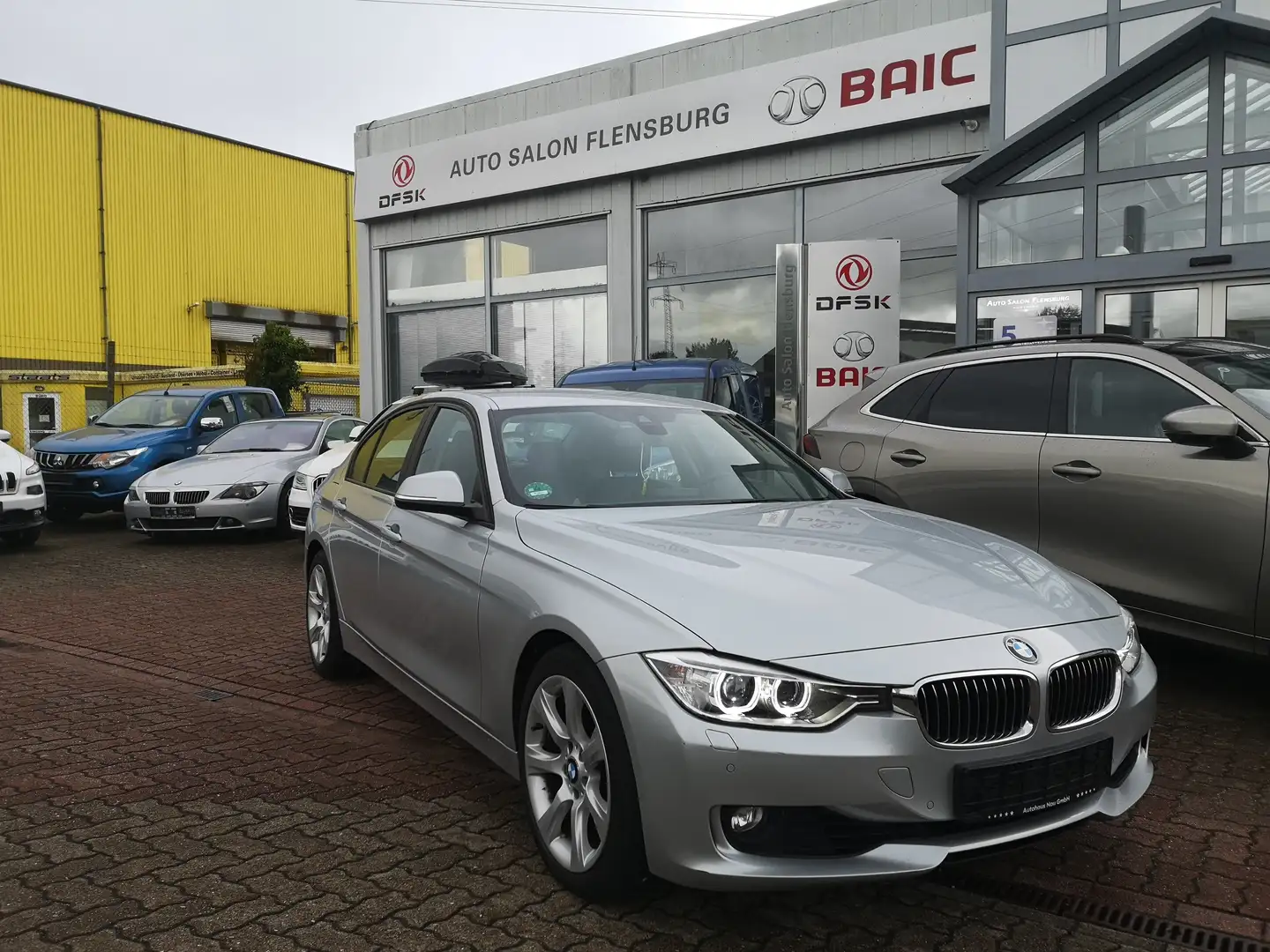 BMW 320 320i*wenig Kilometer*Automatik*Leder*Klima uvm. Gris - 1
