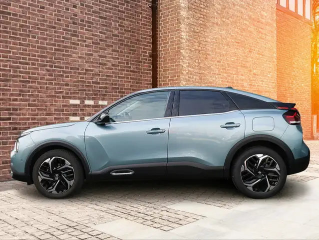 Citroen C4 view 3