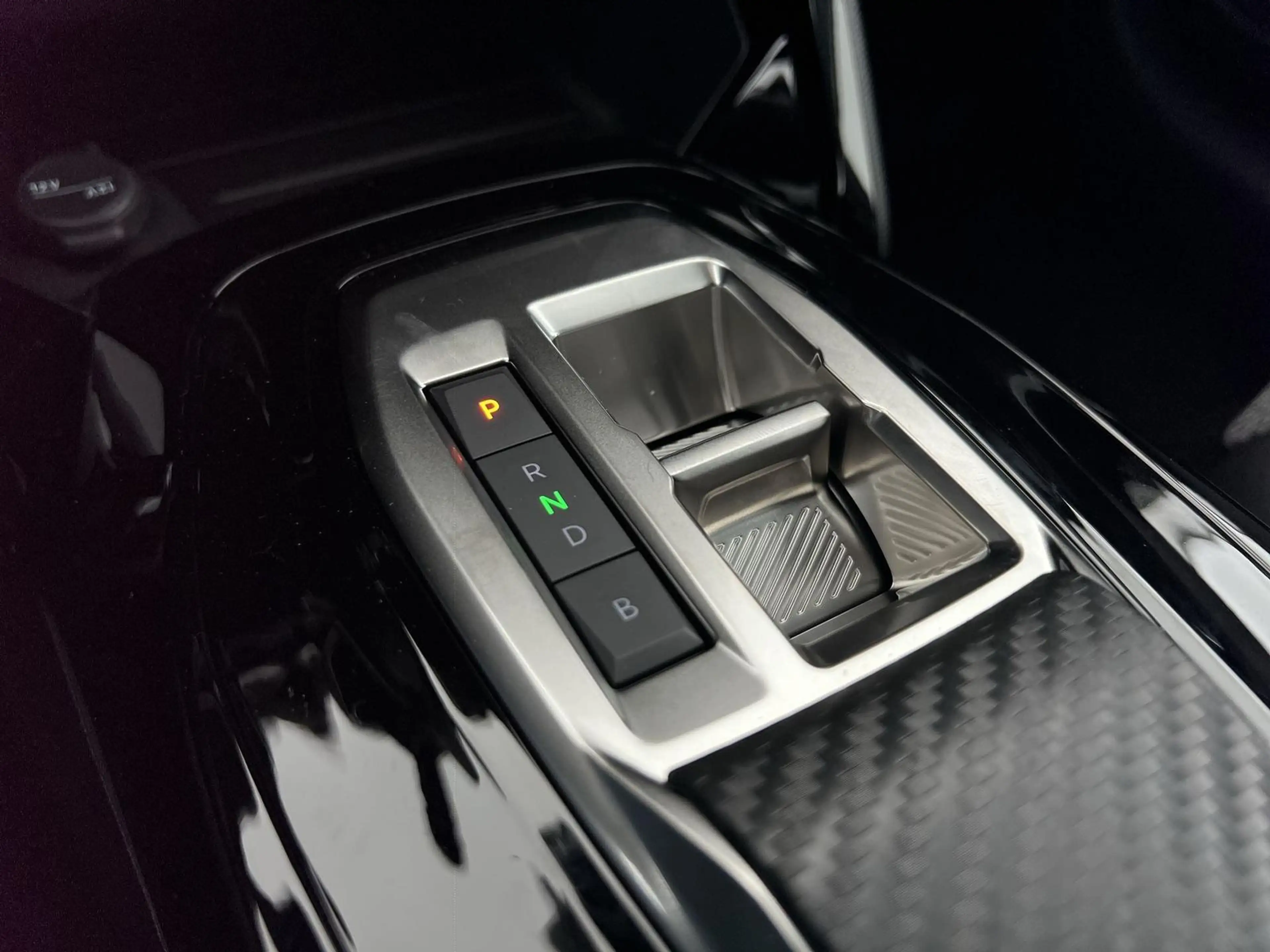 Peugeot 208 e-Allure*NAVI*SHZ*RFK*uvm — photo 15
