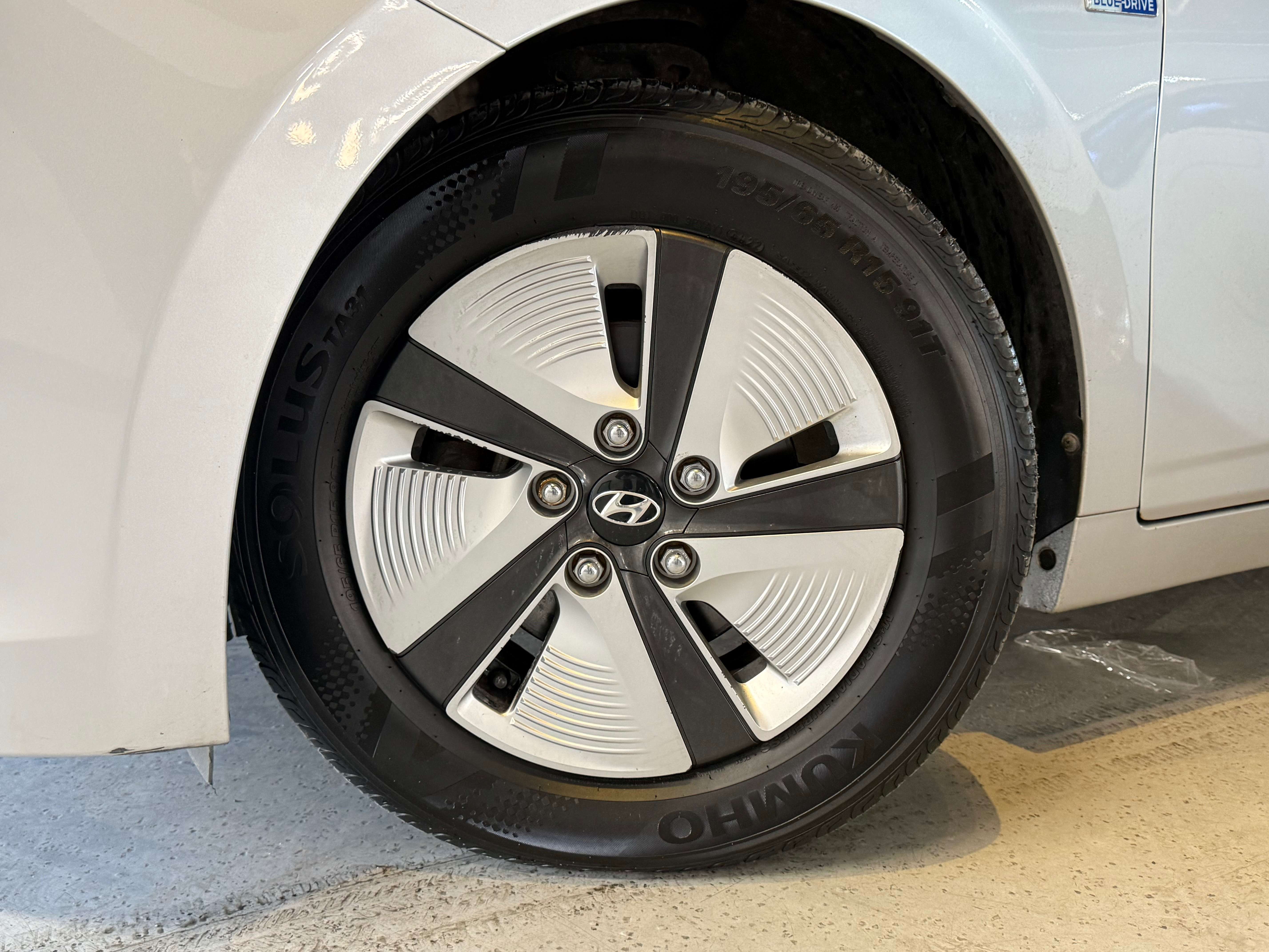 2019 Hyundai IONIQ Hybrid