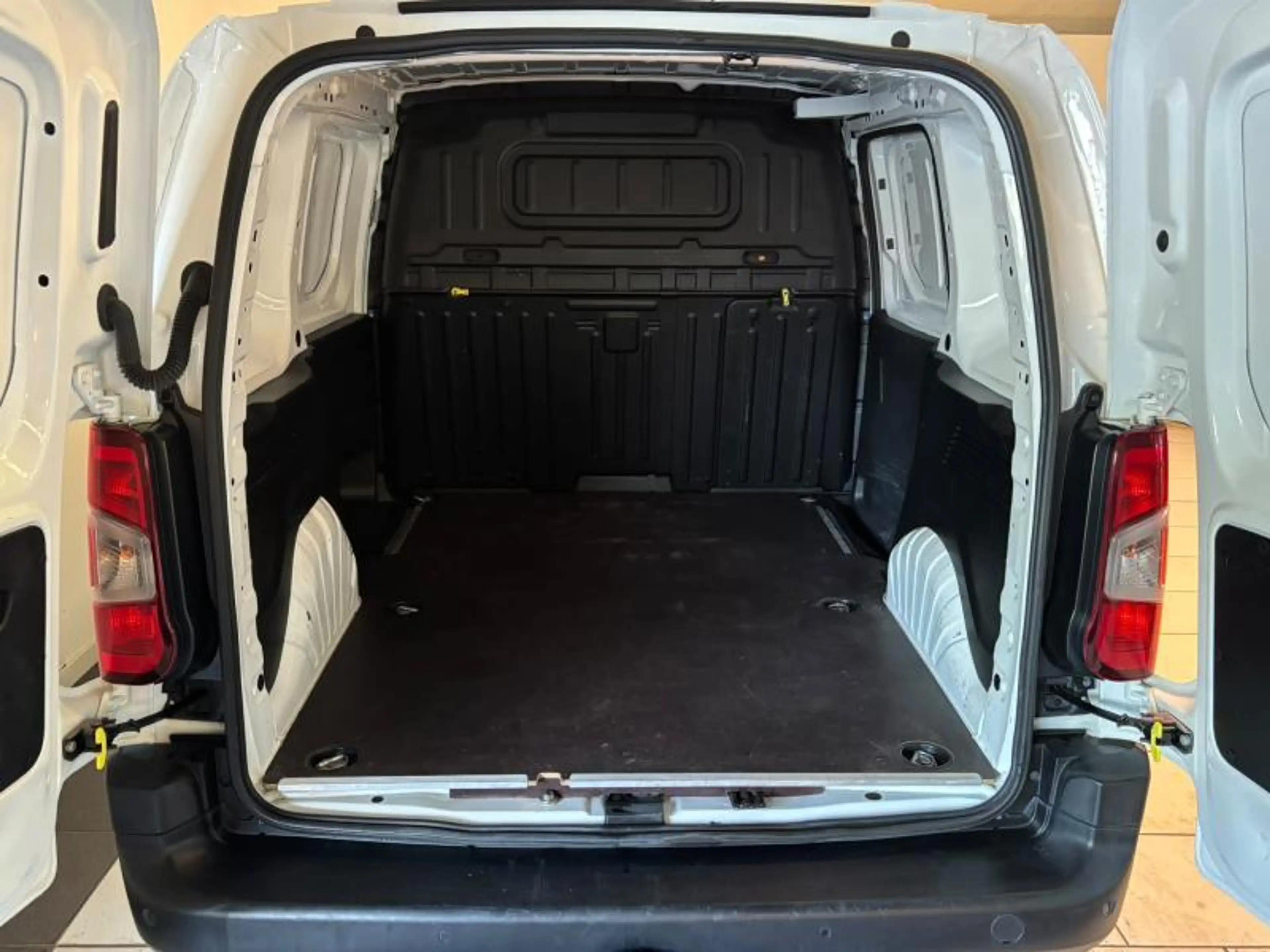 Citroen Berlingo VAN taille M Light AUTOMATIQUE — photo 7