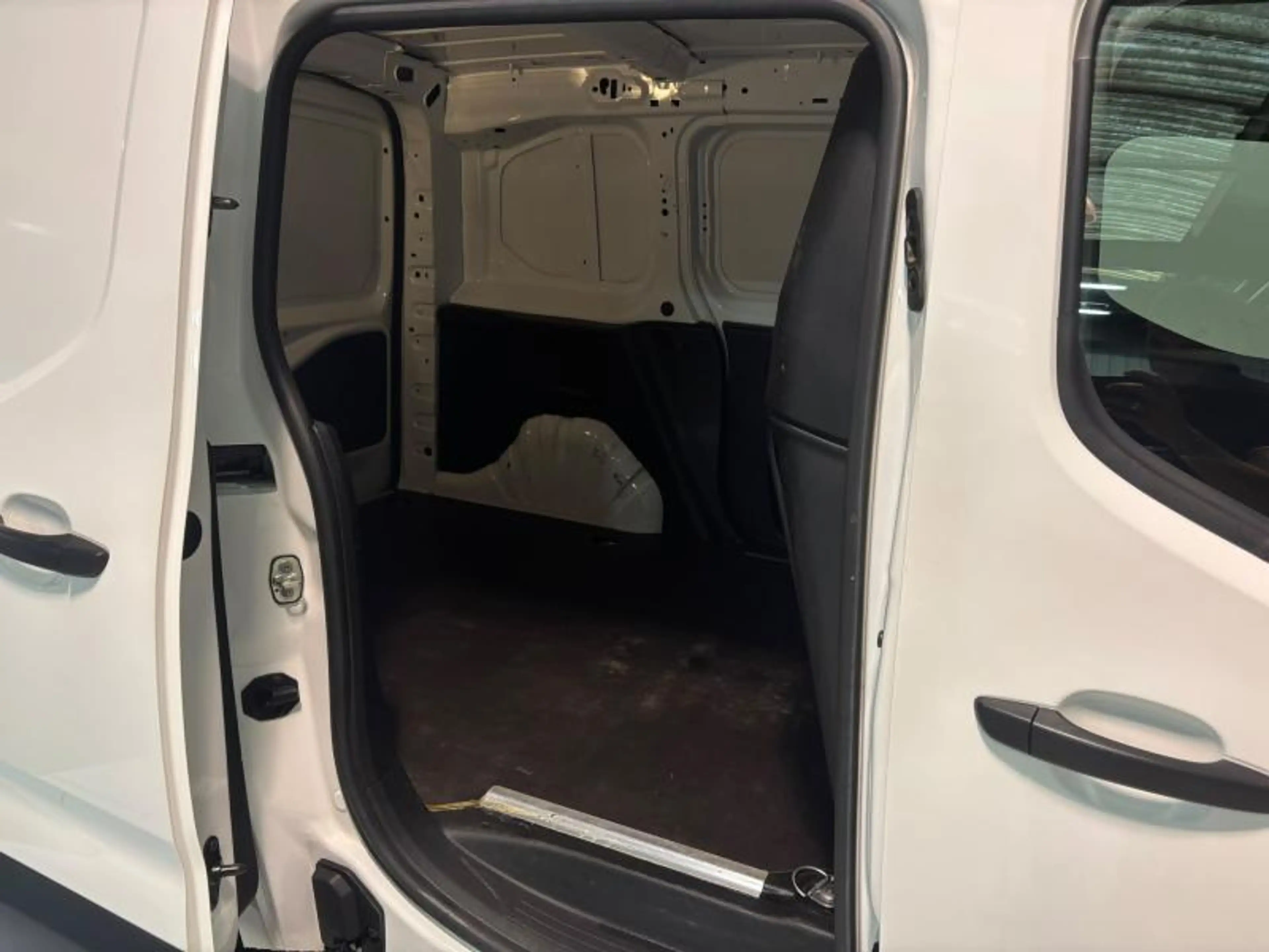 Citroen Berlingo VAN taille M Light AUTOMATIQUE — photo 6