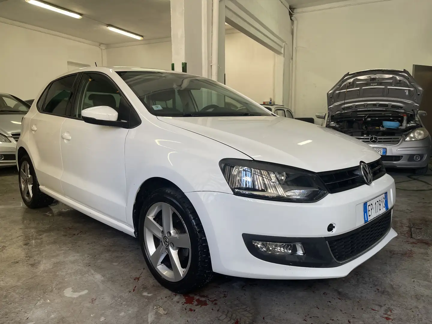 Volkswagen Polo 5p 1.4 Highline NEOPATENTATI UNICO PROPRIETARIO Bianco - 2