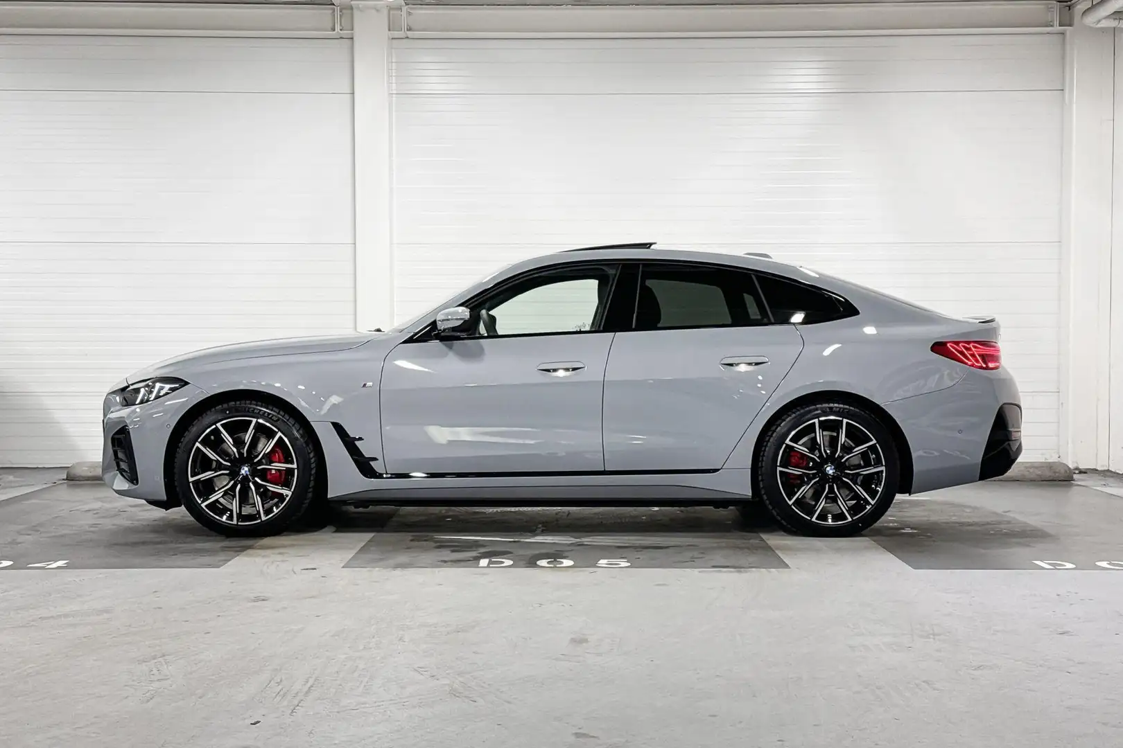 BMW i4 eDrive35 | M-Sport Pro | Comfort Pack | Laser Acht Grijs - 2