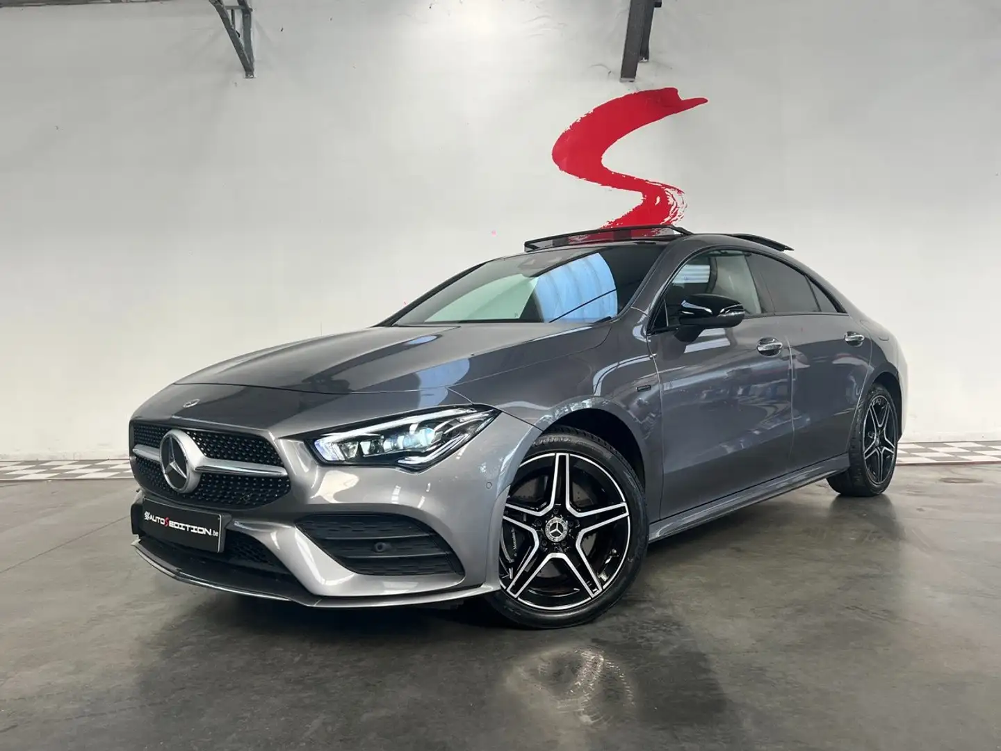 Mercedes-Benz CLA 250 CLA 250e Pack AMG (1ère main / HTVA:26 364€) Grijs - 1