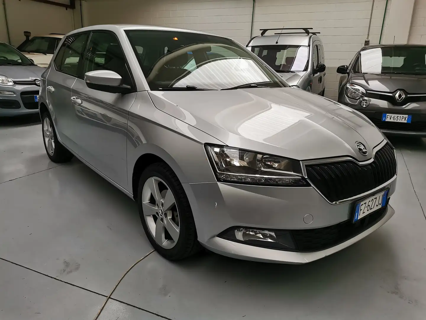Skoda Fabia Fabia 1.0 mpi Design Edition 60cv my19 Grau - 2