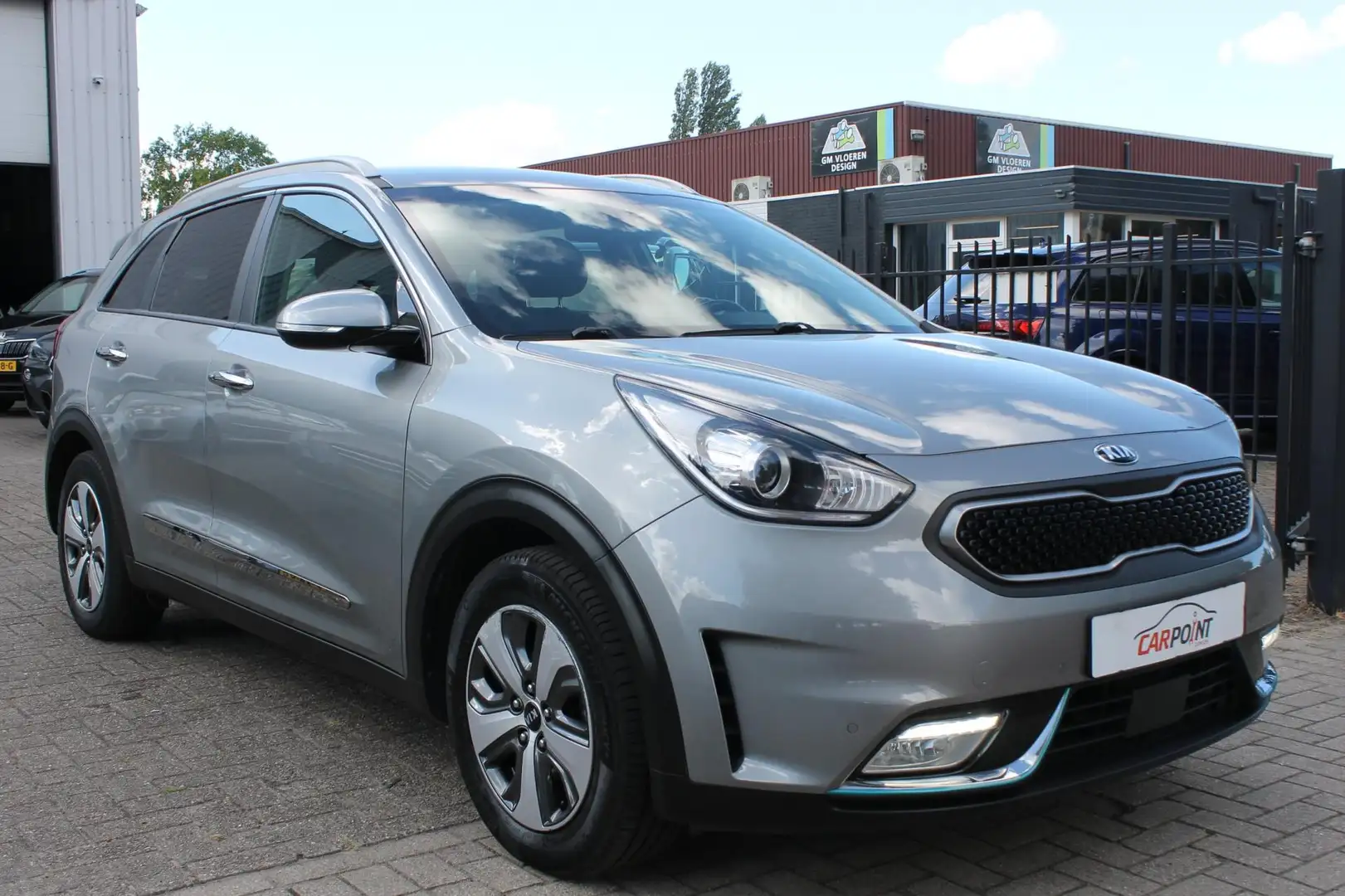 Kia Niro 1.6 GDi PHEV DynamicLine Plug In ACC Clima Navi Gris - 2