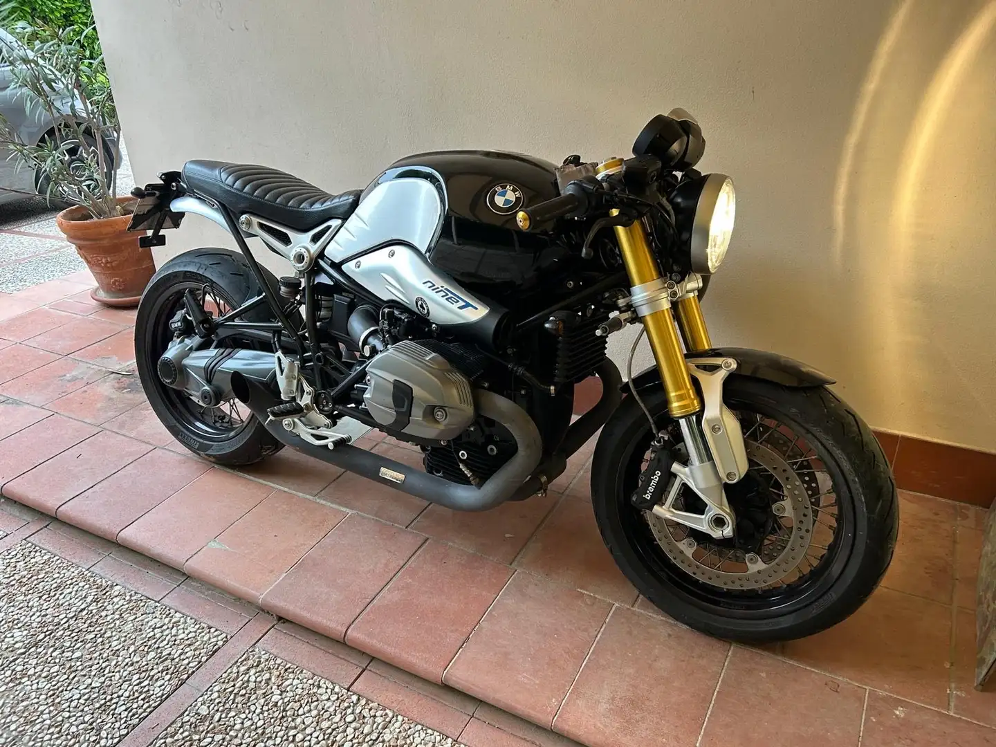 BMW R nineT - 1