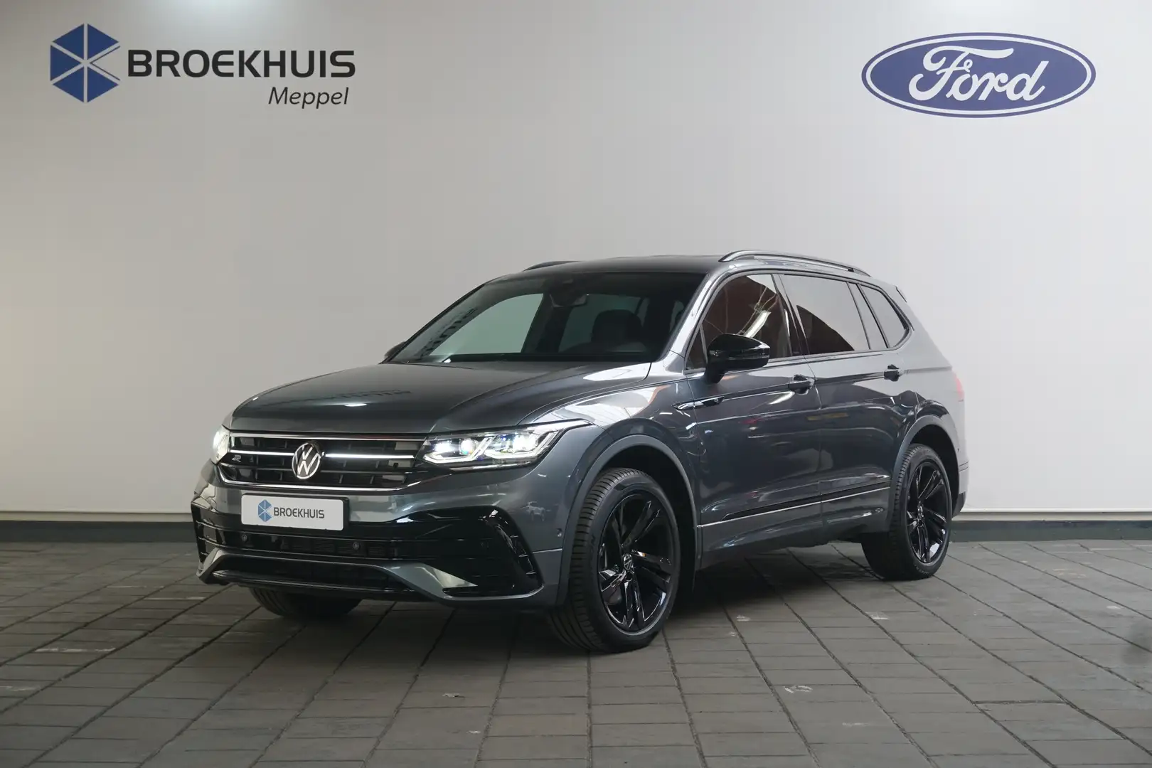 Volkswagen Tiguan Allspace 2.0 TSI 7-Persoons R-Line | Black Pack | Trekhaak Grijs - 2