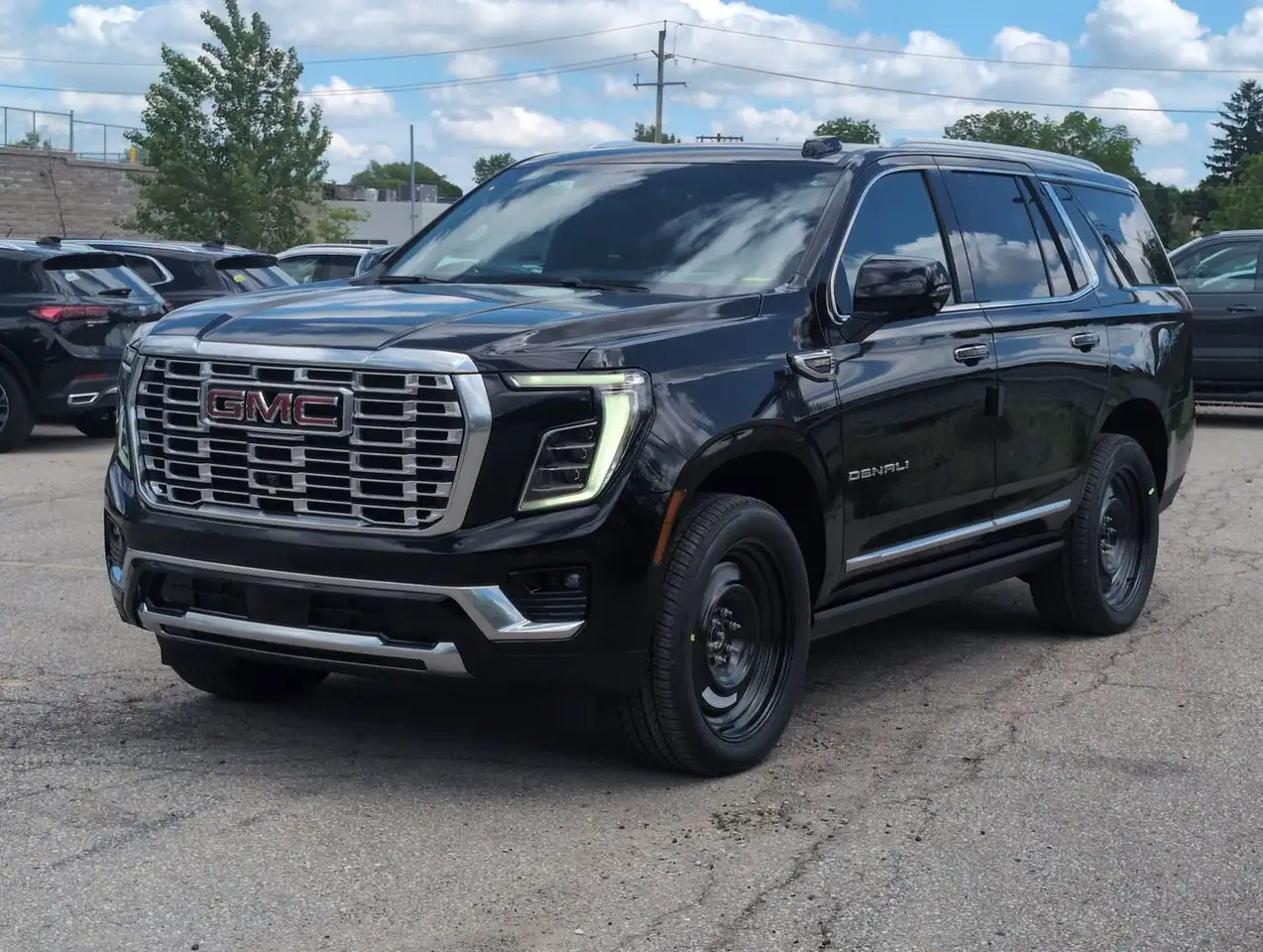 GMC Yukon photo GMC Yukon