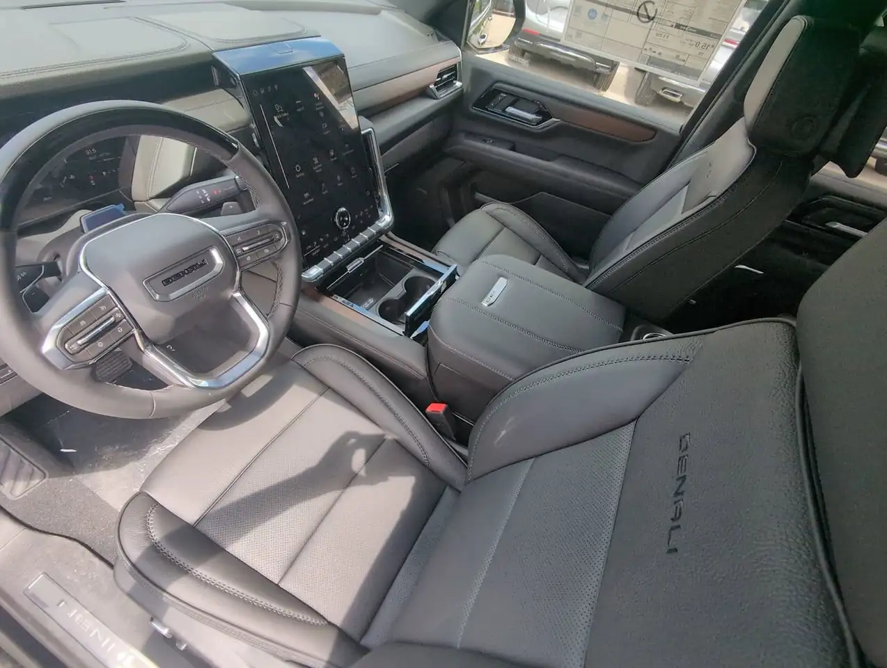 GMC Yukon photo GMC Yukon