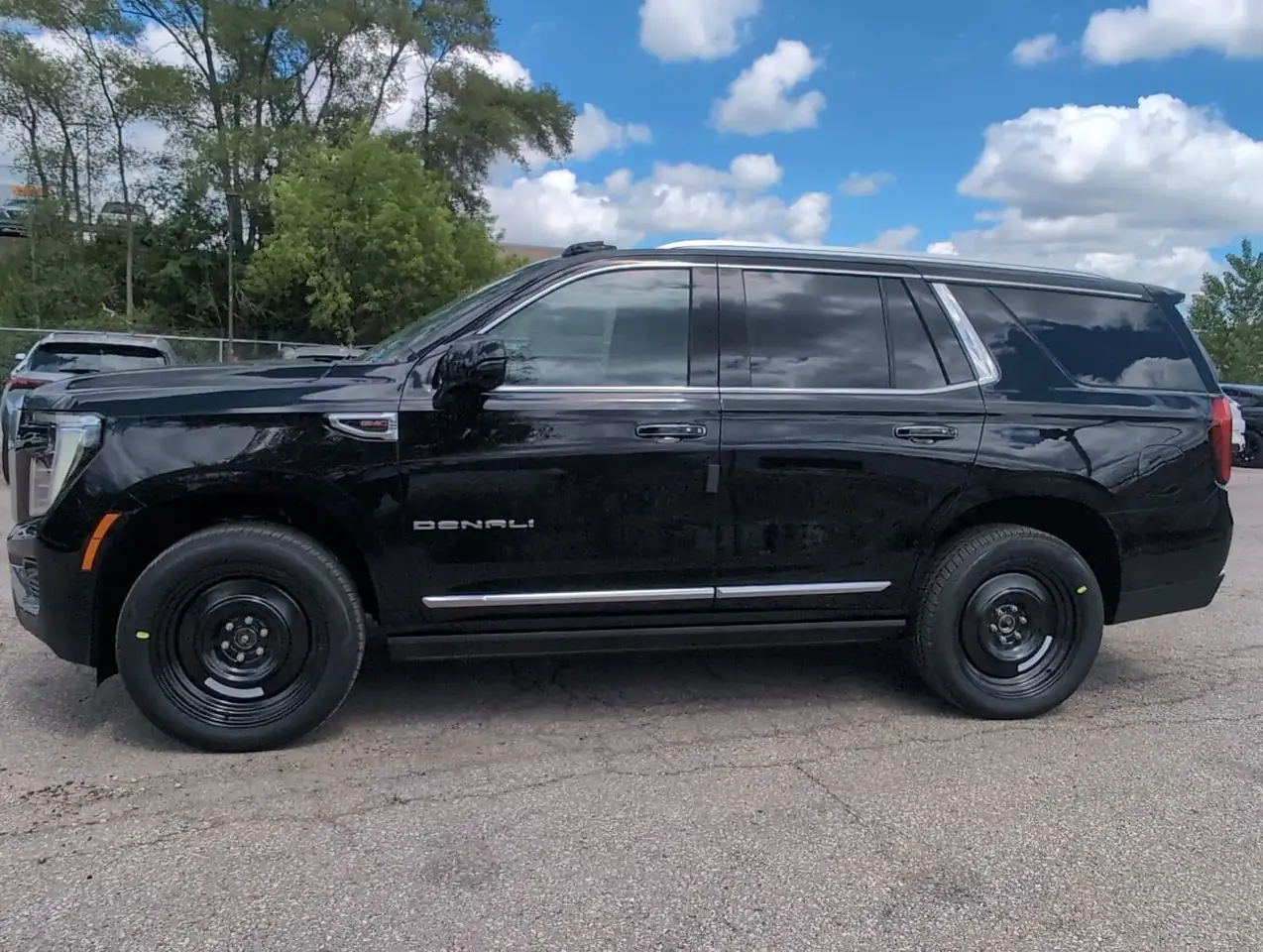 GMC Yukon photo GMC Yukon