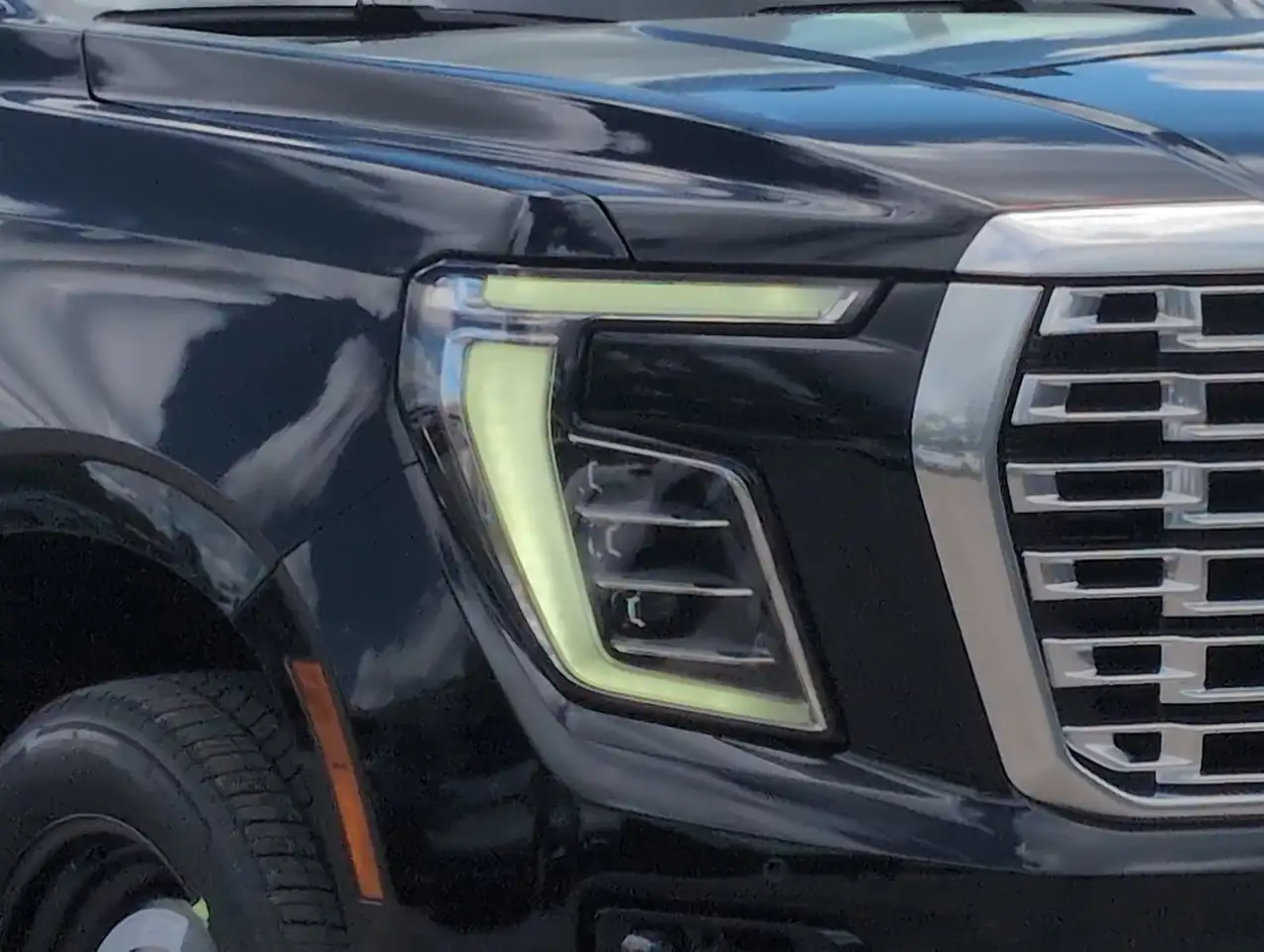 GMC Yukon photo GMC Yukon