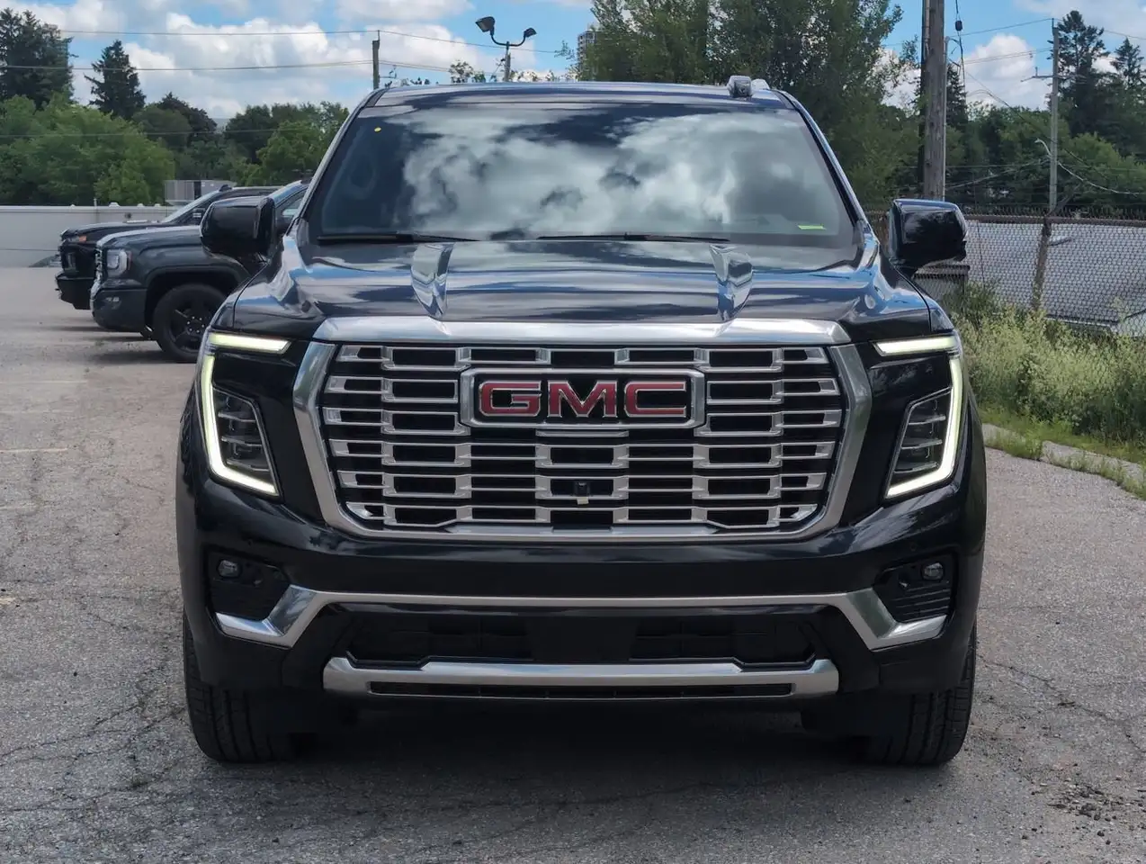 GMC Yukon photo GMC Yukon