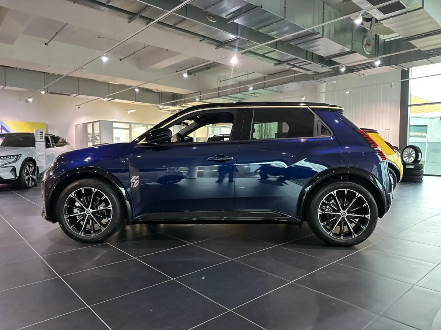 Renault R 5 Iconic Five Comfort Range 150 Klima Navi Blau - 2