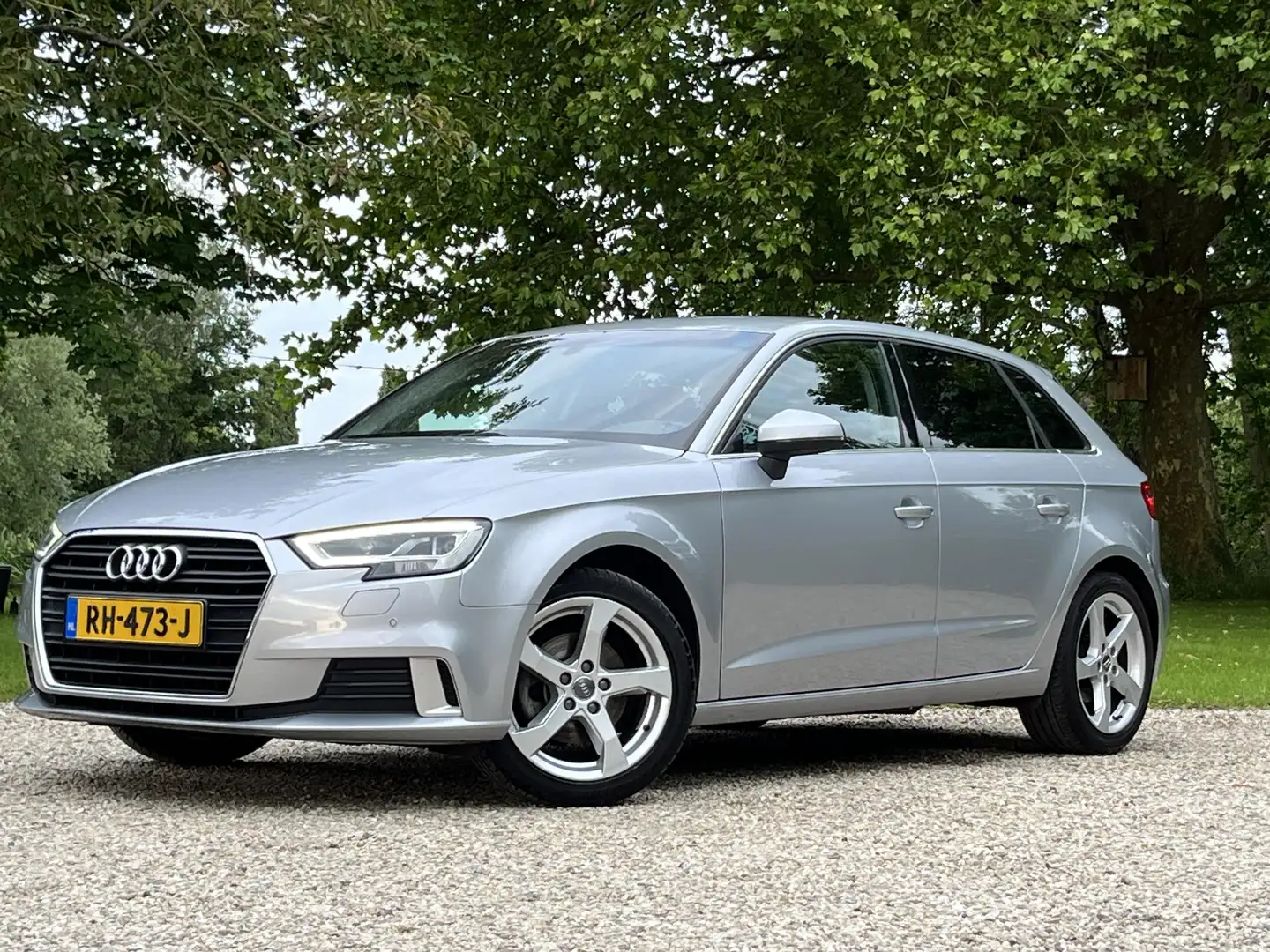 Audi A3 30 TFSI AUTOMAAT SPORT EDITION *DEALER ONDERHOUD* Argento - 1