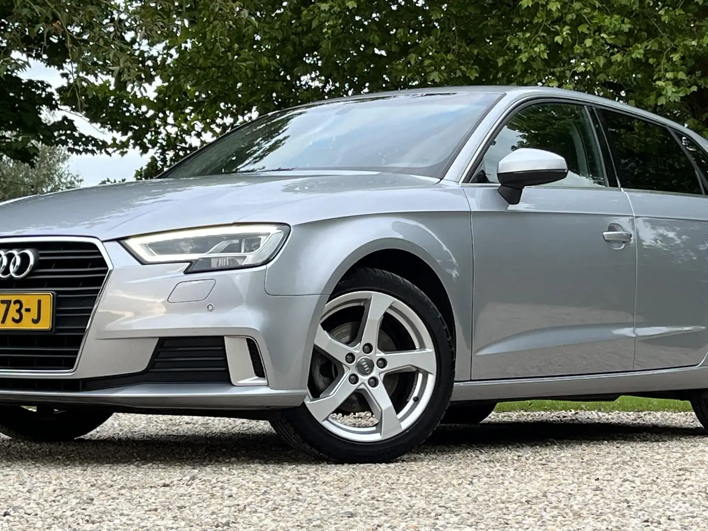 Audi A3 30 TFSI AUTOMAAT SPORT EDITION *DEALER ONDERHOUD* Argento - 2