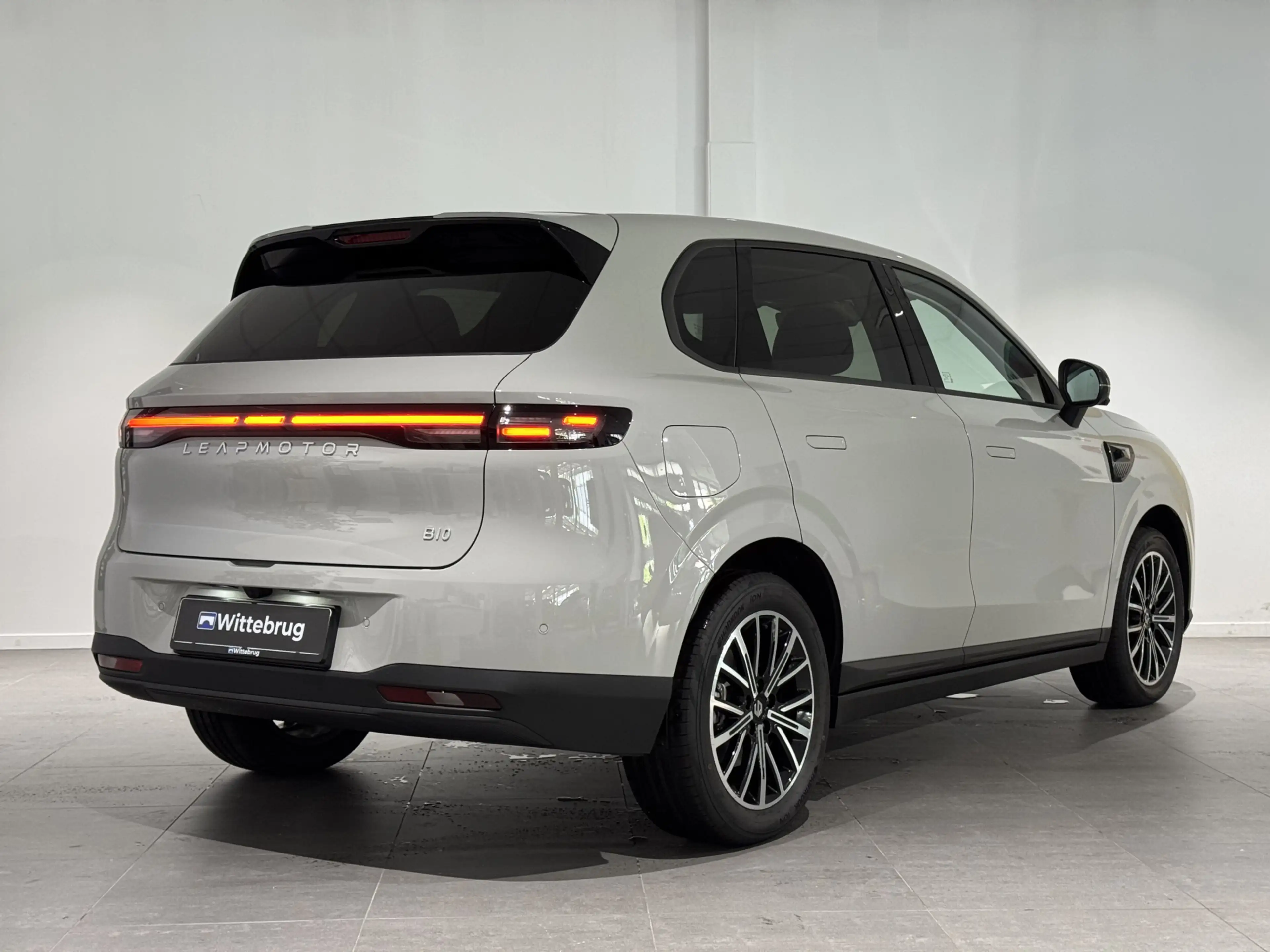 Leapmotor B10 Design Hybrid EV 18.8 kWh 900 km actieradius!!! — photo 7
