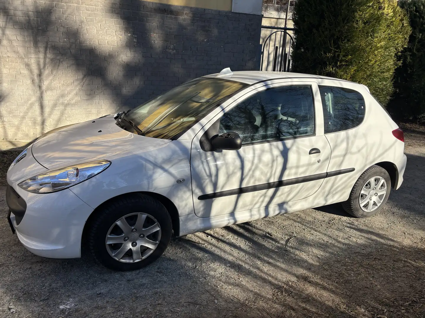 Peugeot 206 206  Junior 1,1 Junior Weiß - 1