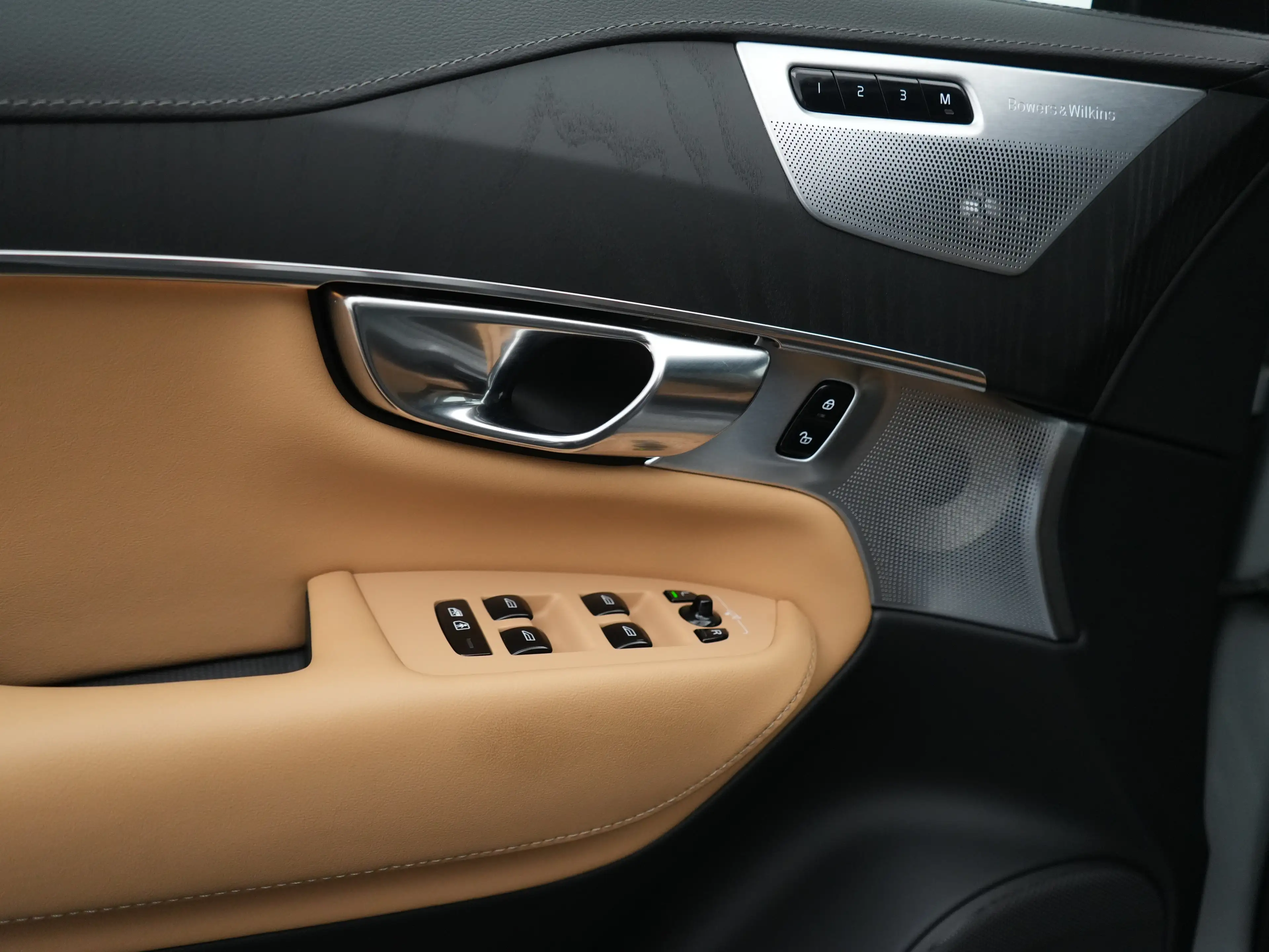 Volvo XC90 T8 Recharge AWD Ultra Dark | Full Options | Luchtv — photo 32