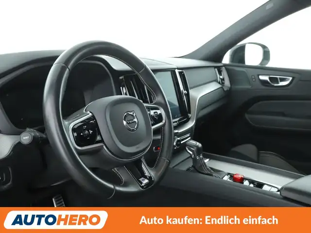 Volvo XC60 view 11