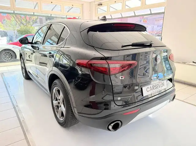 Alfa Romeo Stelvio view 7