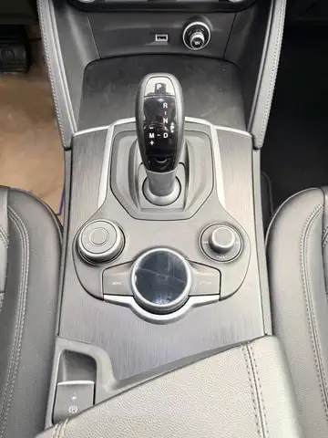 Alfa Romeo Stelvio view 15