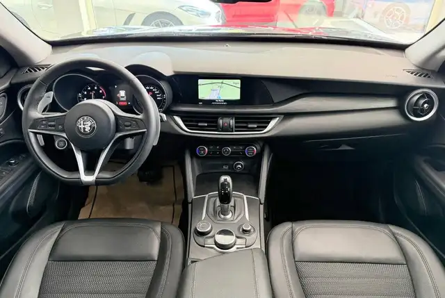 Alfa Romeo Stelvio view 12
