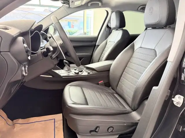 Alfa Romeo Stelvio view 10
