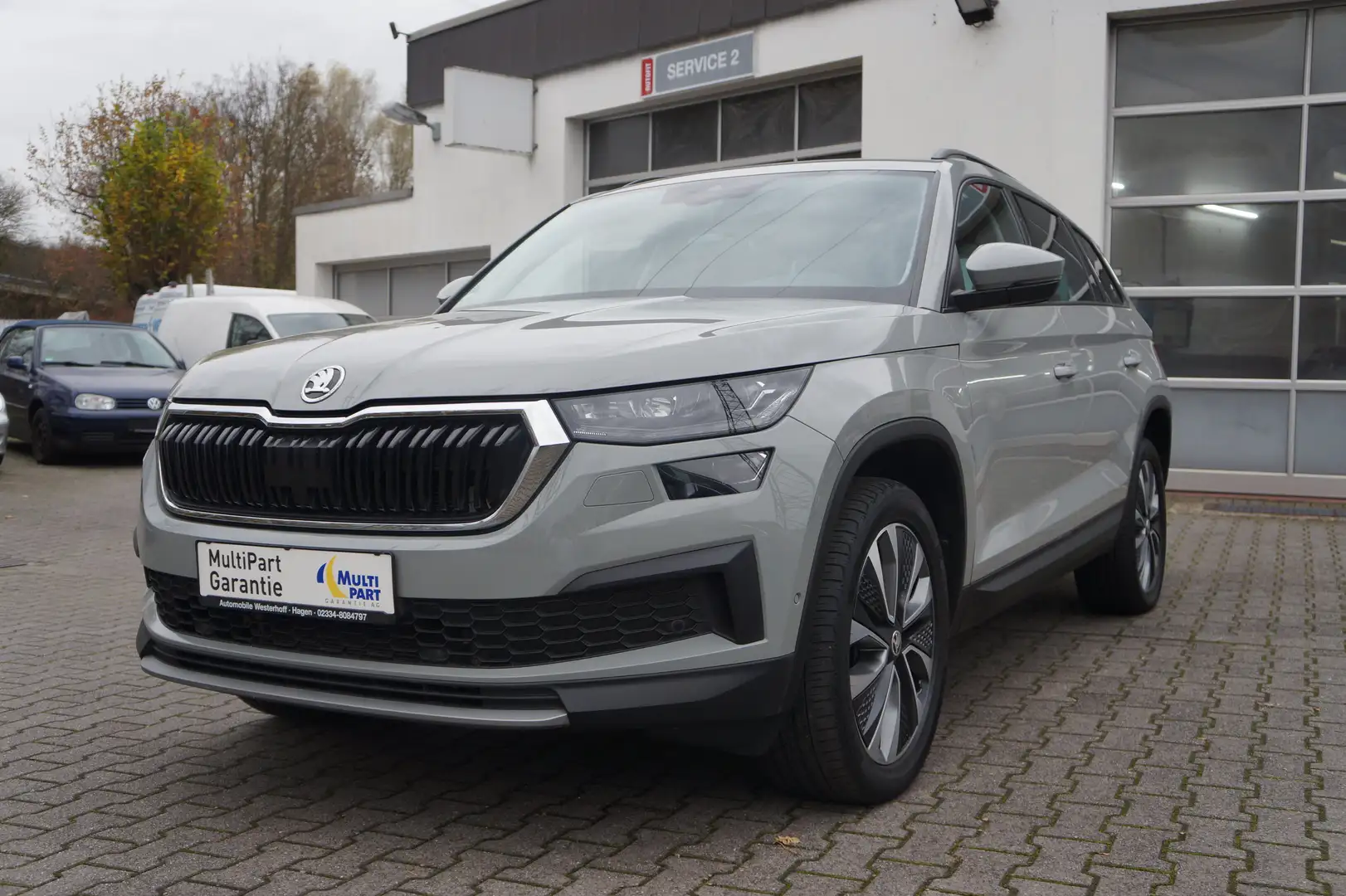 Skoda Kodiaq Kodiaq Tour 7-Sitze* V+H*LED*AHK*PDC* Grau - 1
