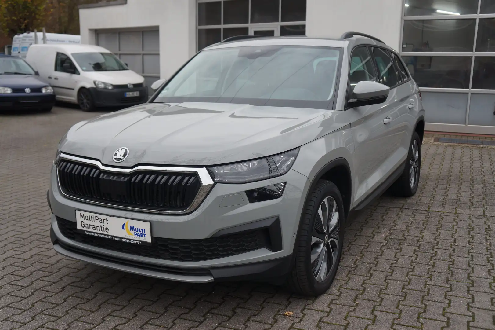 Skoda Kodiaq Kodiaq Tour 7-SITZER*DSG*VIRTUAL*LED*AHK*PDC* Gris - 1