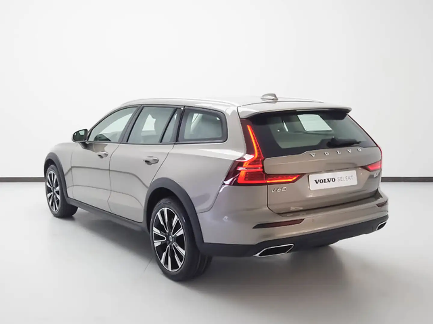 Volvo V60 Cross Country B4 Core AWD Aut. Gris - 2