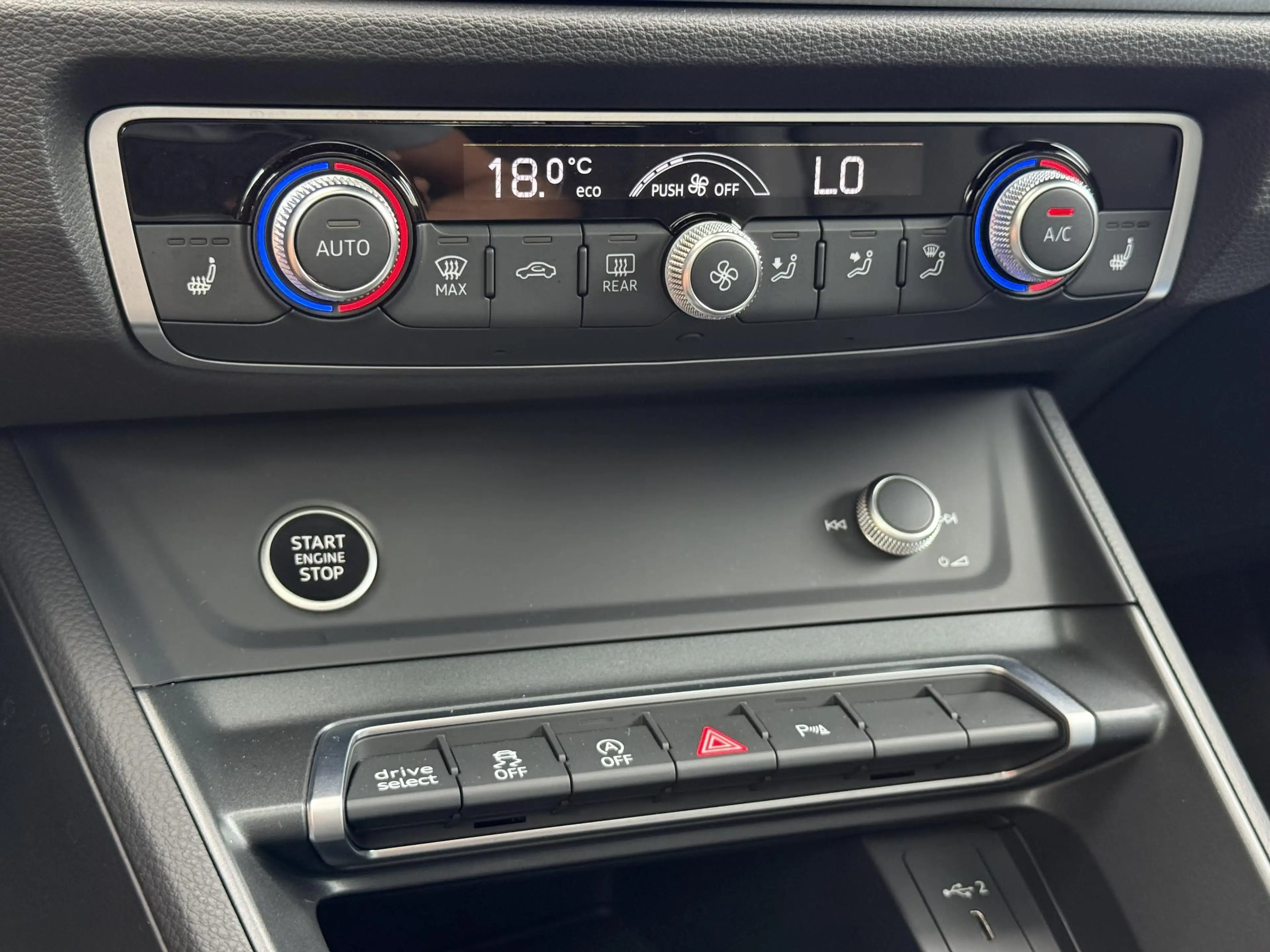 Audi Q3 Sportback 35 TFSI S Edition Competition Pano 19 In — photo 19