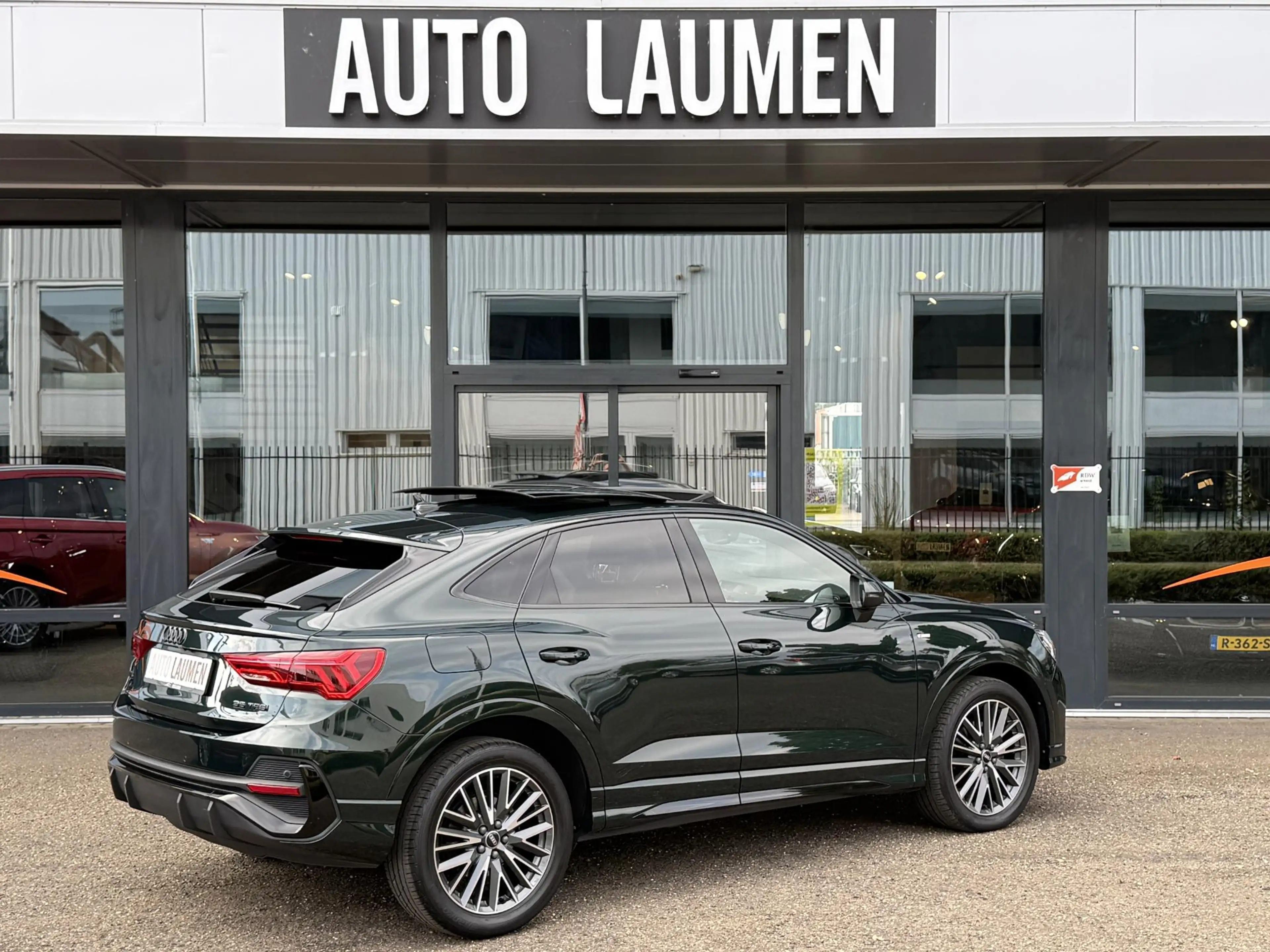 Audi Q3 Sportback 35 TFSI S Edition Competition Pano 19 In — photo 3