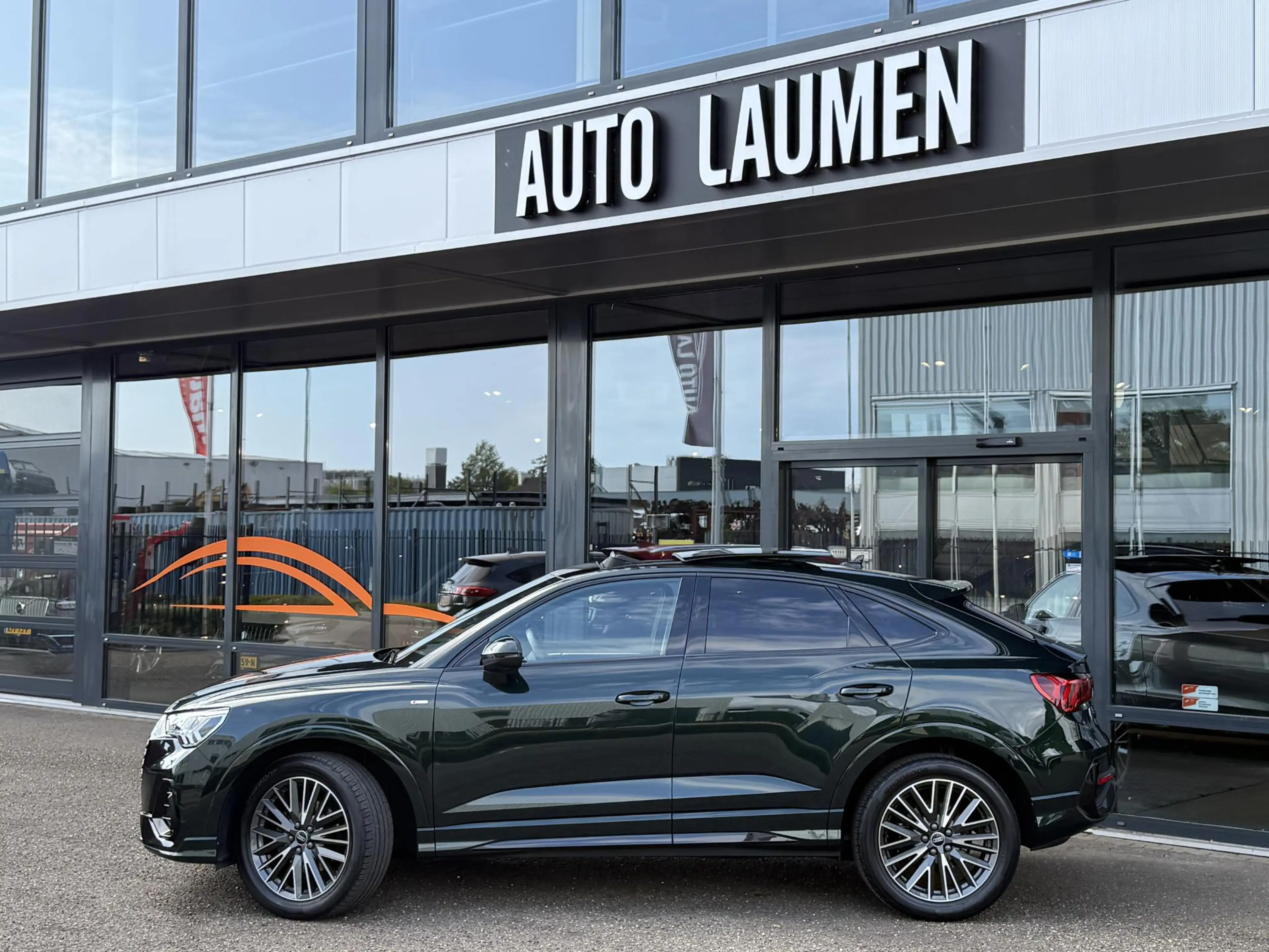 Audi Q3 Sportback 35 TFSI S Edition Competition Pano 19 In — photo 2