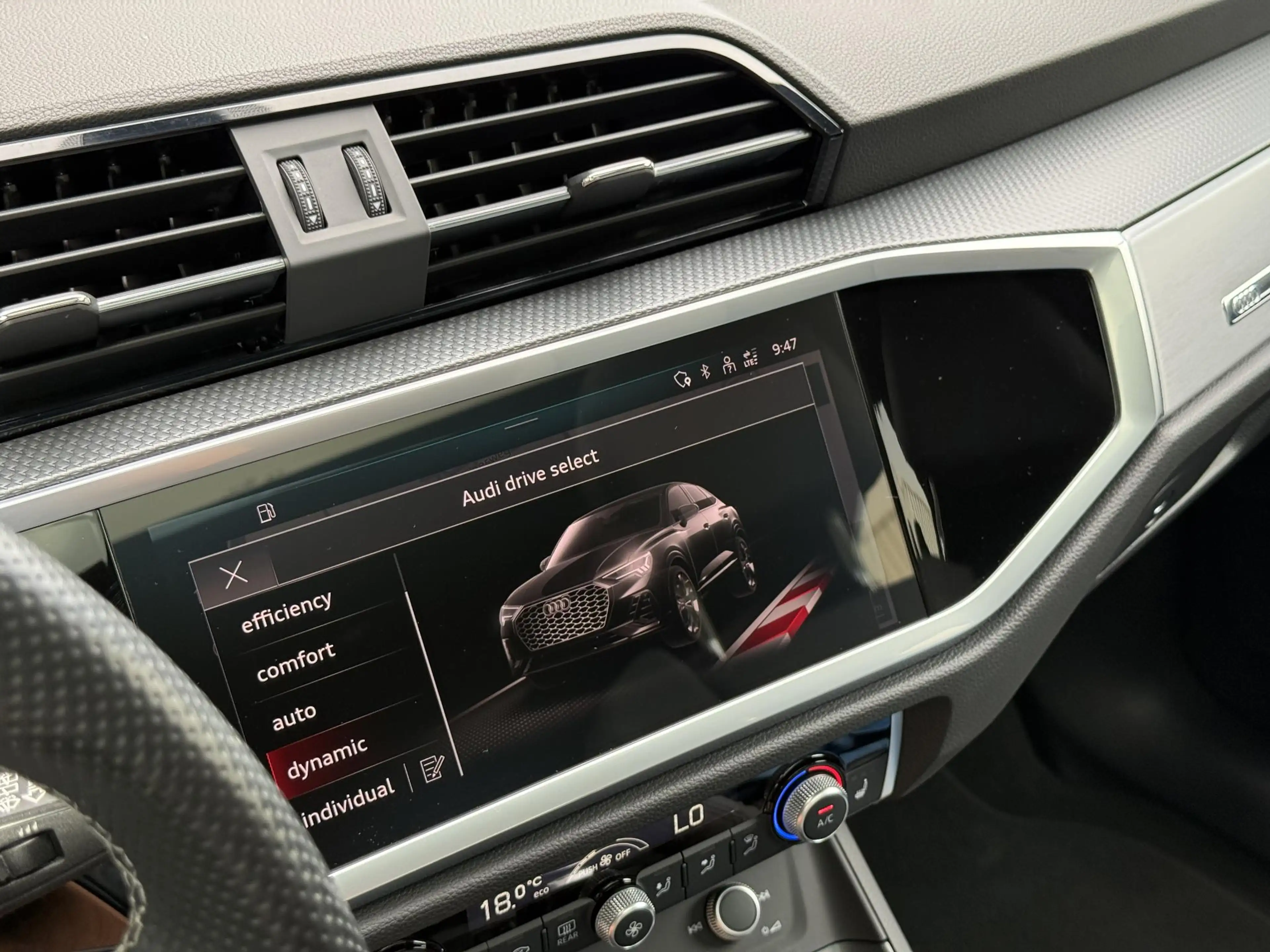 Audi Q3 Sportback 35 TFSI S Edition Competition Pano 19 In — photo 21