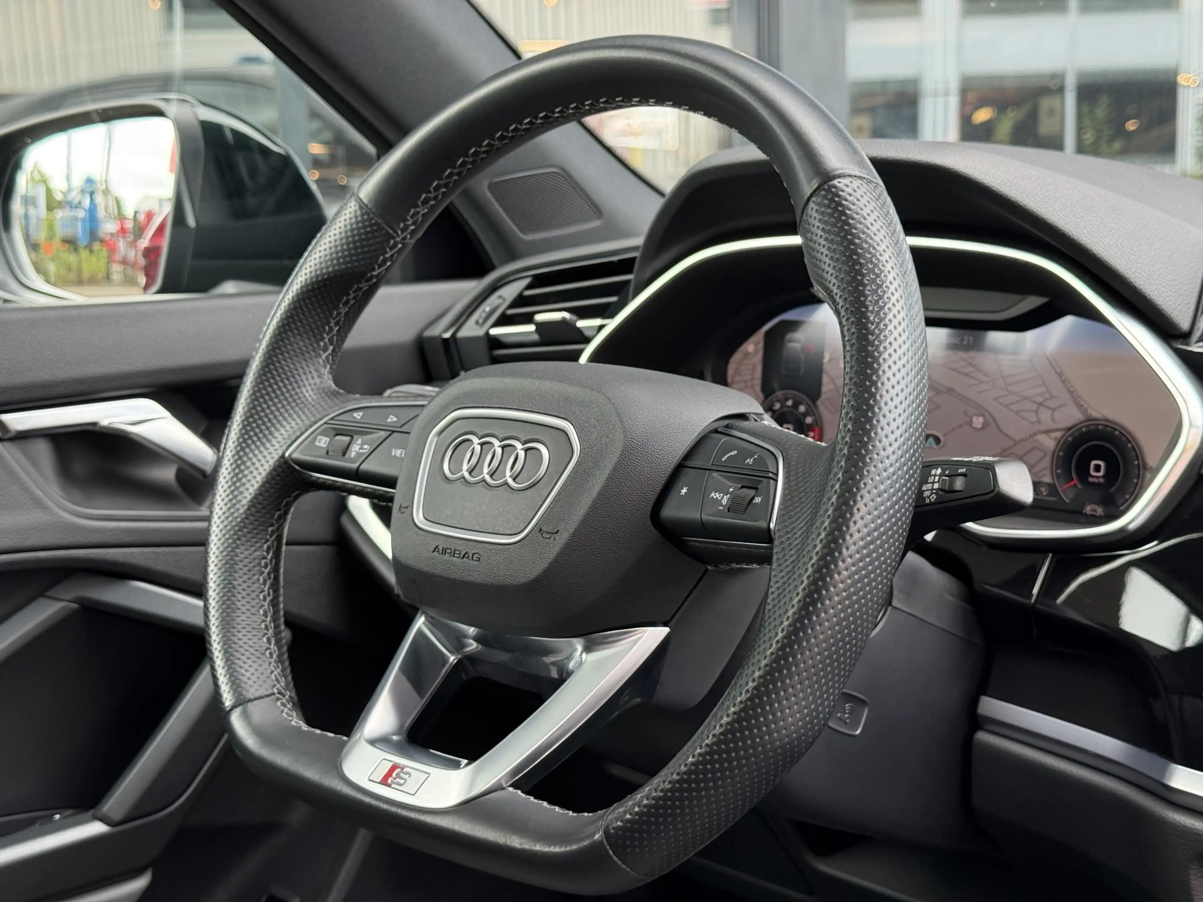 Audi Q3 Sportback 35 TFSI S Edition Competition Pano 19 In — photo 29