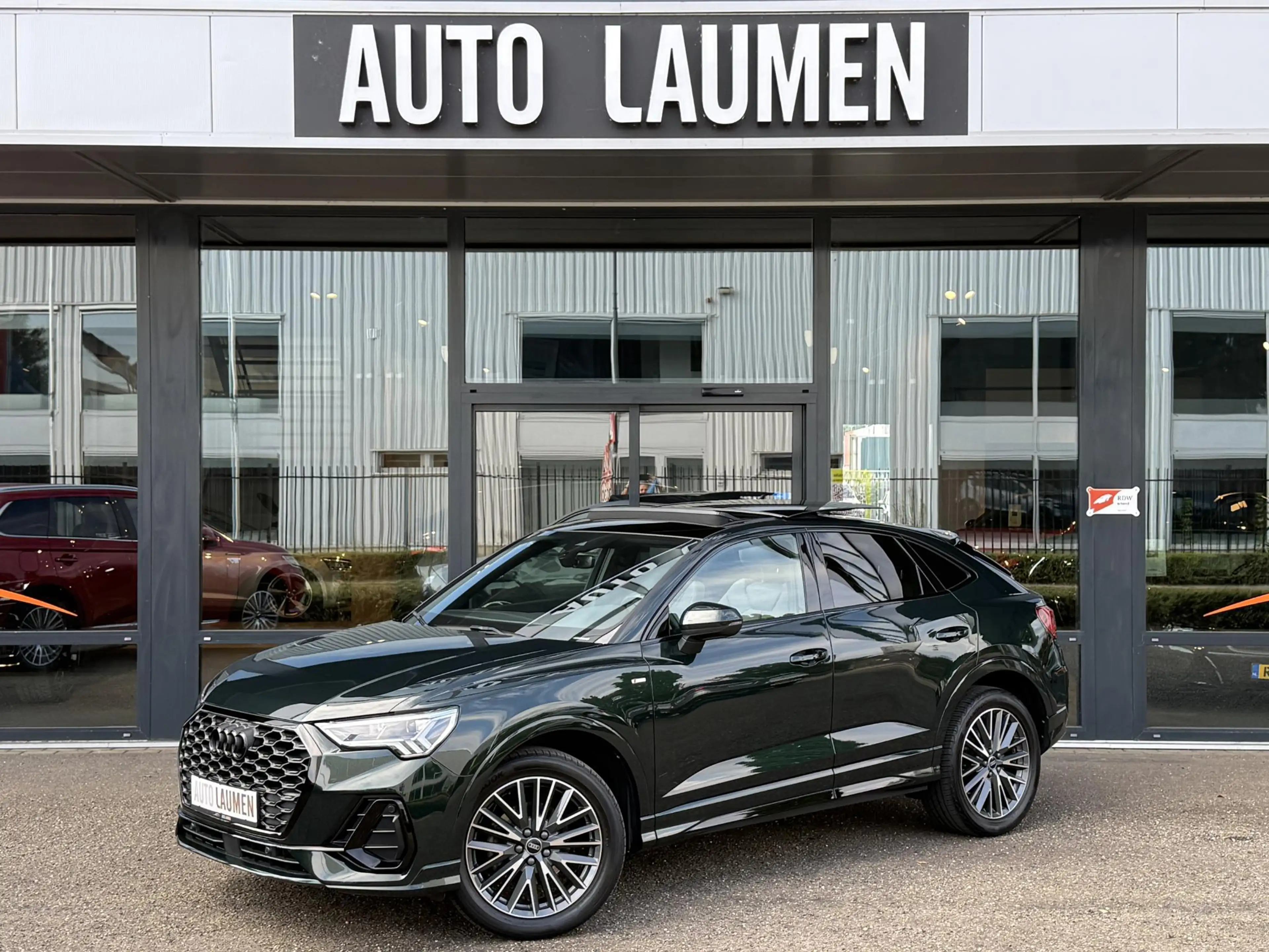 Audi Q3 Sportback 35 TFSI S Edition Competition Pano 19 In