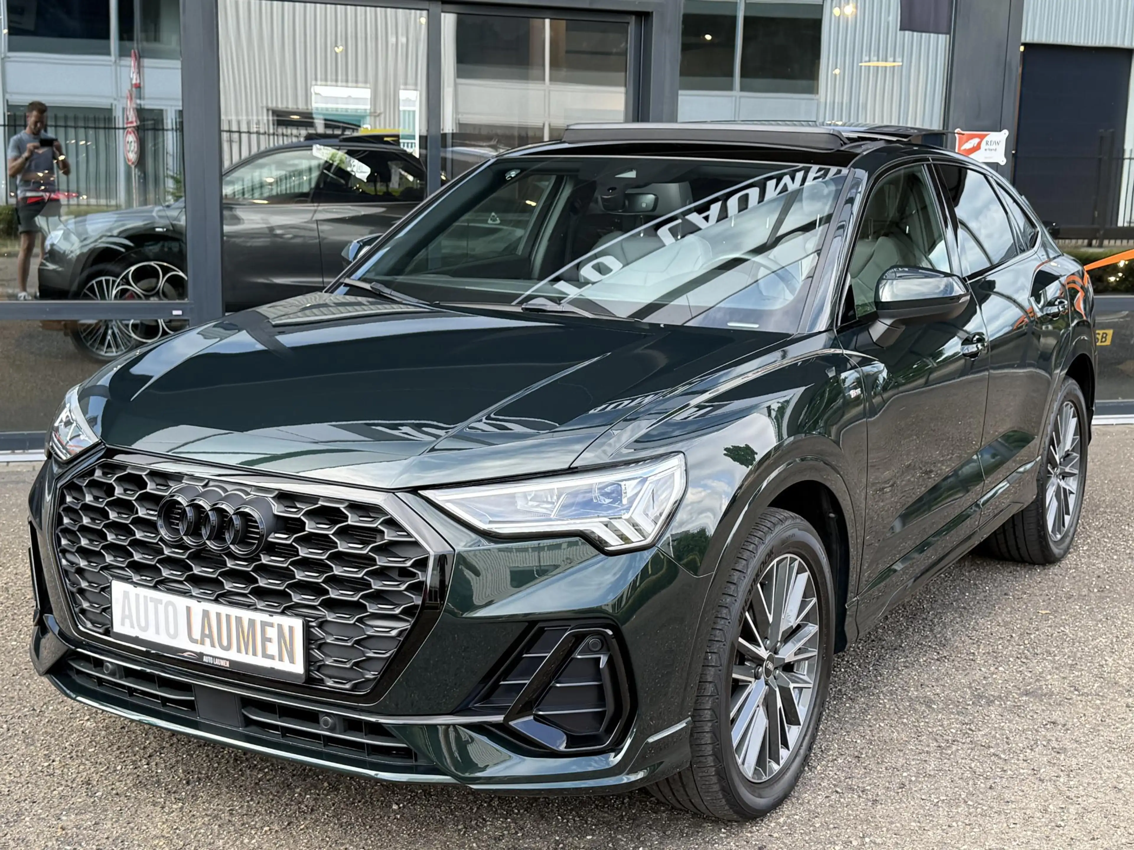 Audi Q3 Sportback 35 TFSI S Edition Competition Pano 19 In — photo 6
