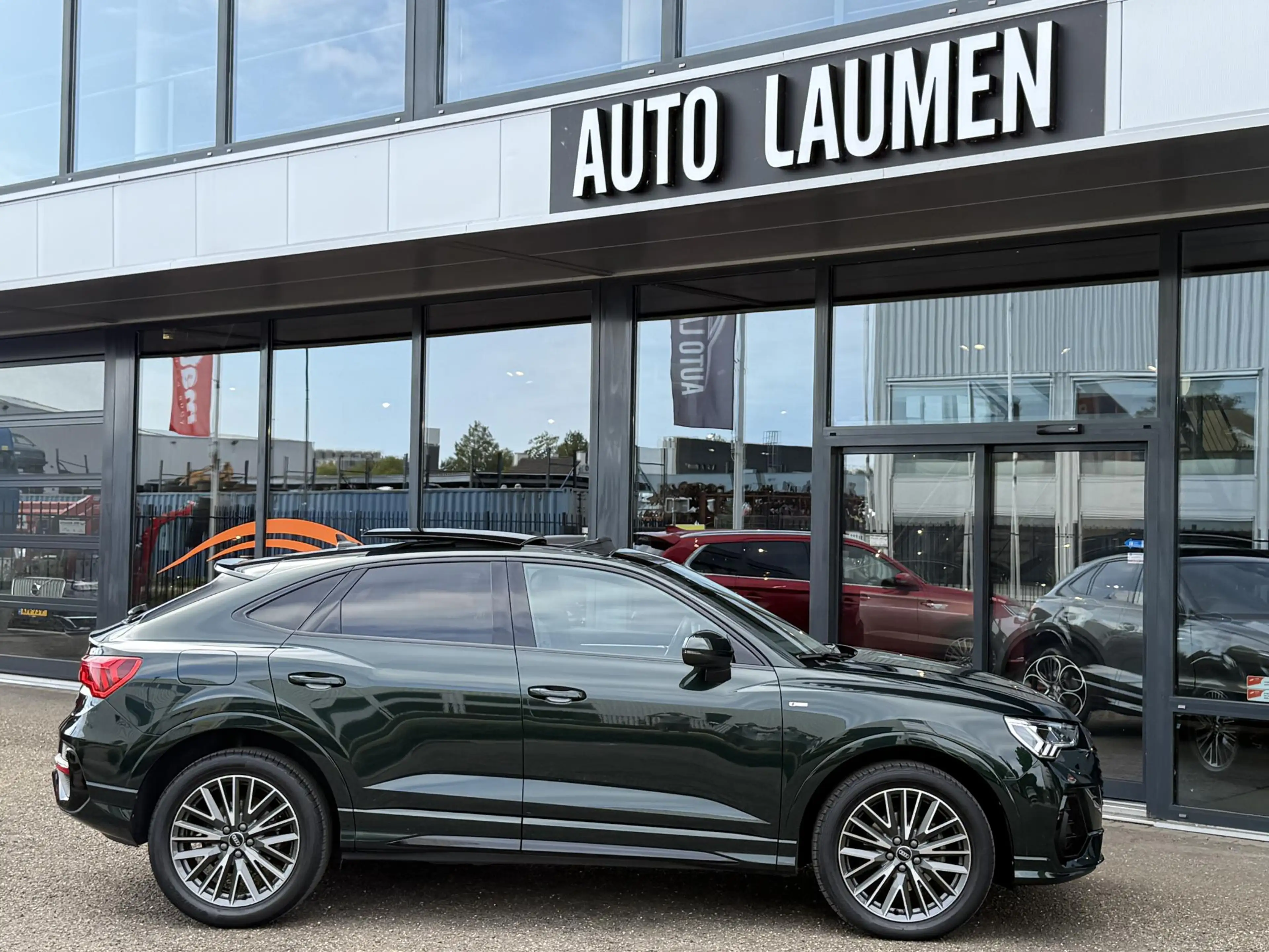 Audi Q3 Sportback 35 TFSI S Edition Competition Pano 19 In — photo 4