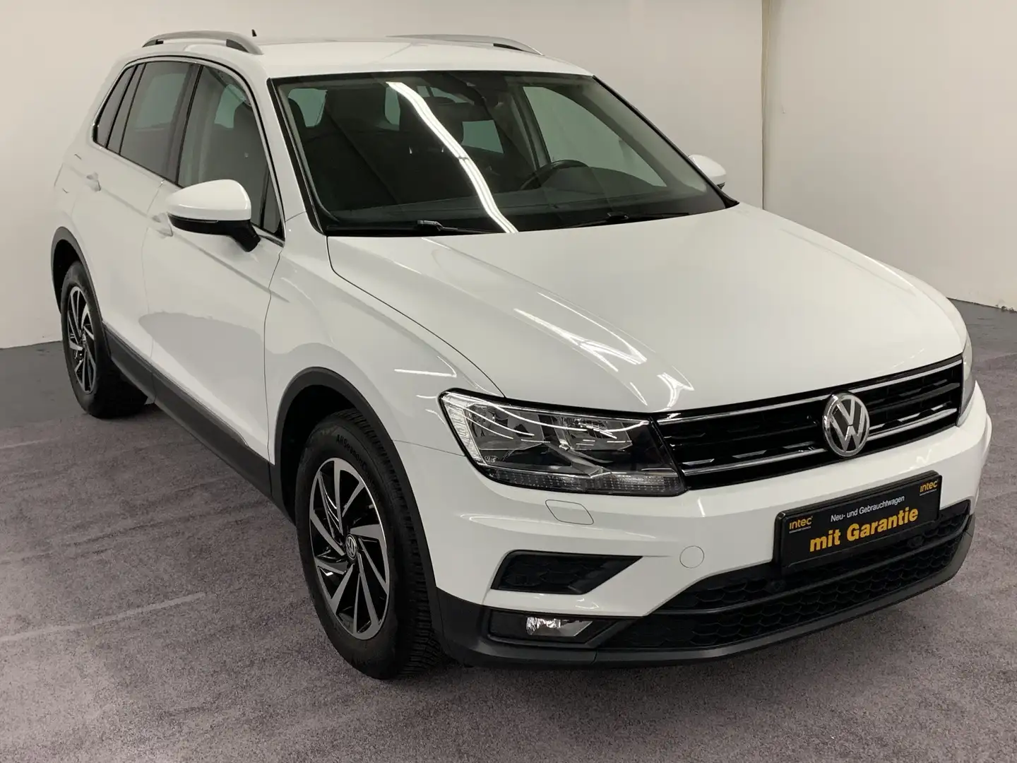 Volkswagen Tiguan 2.0 TDI SCR Join Weiß - 2