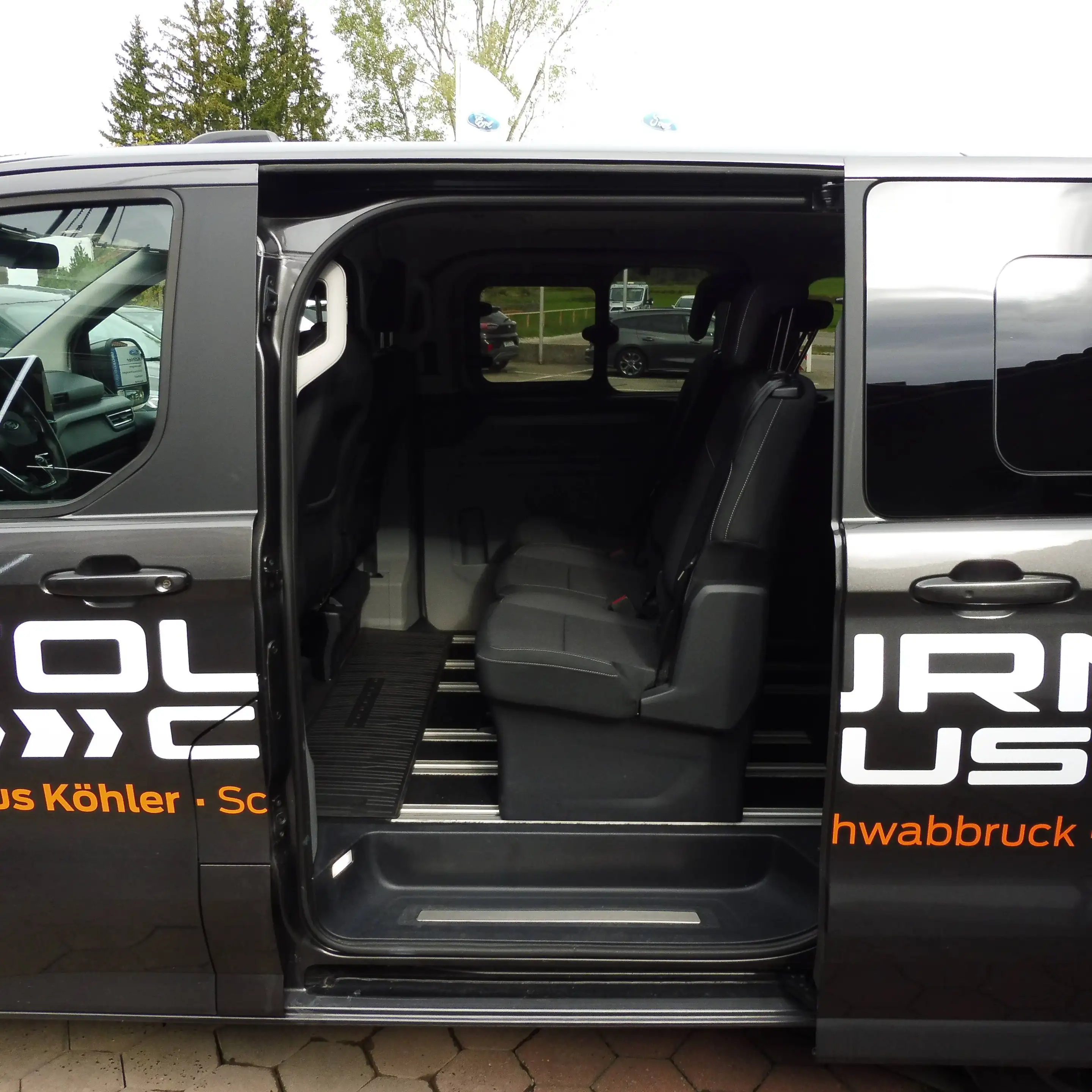 Ford Tourneo Custom Titanium — photo 12