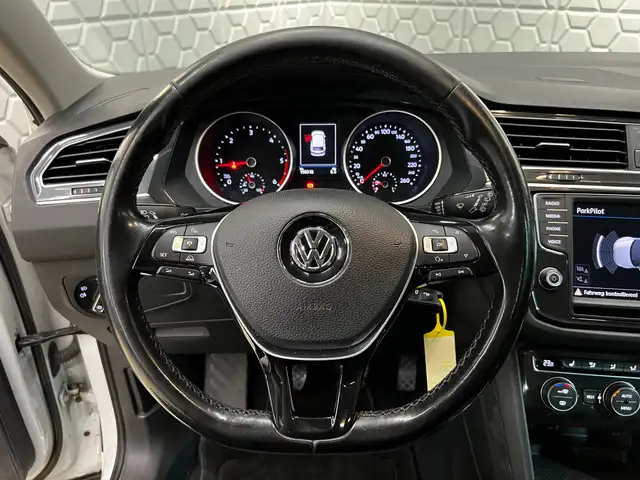 Volkswagen Tiguan view 13